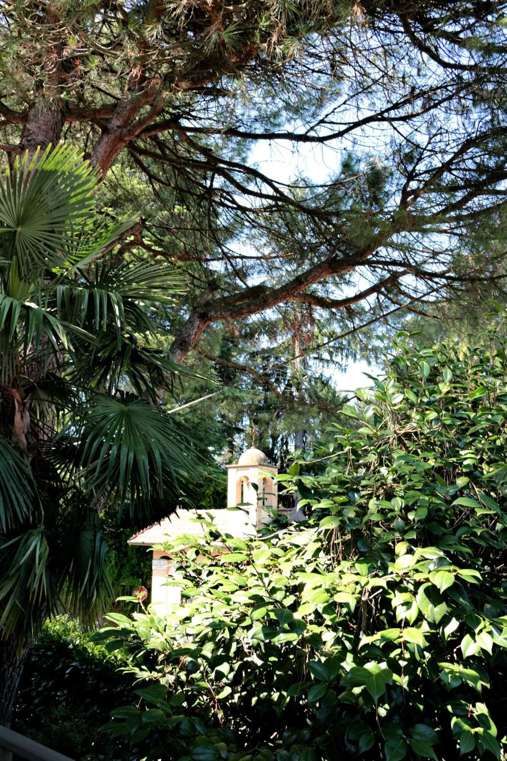 Property building in Paradeisos Residence Sas