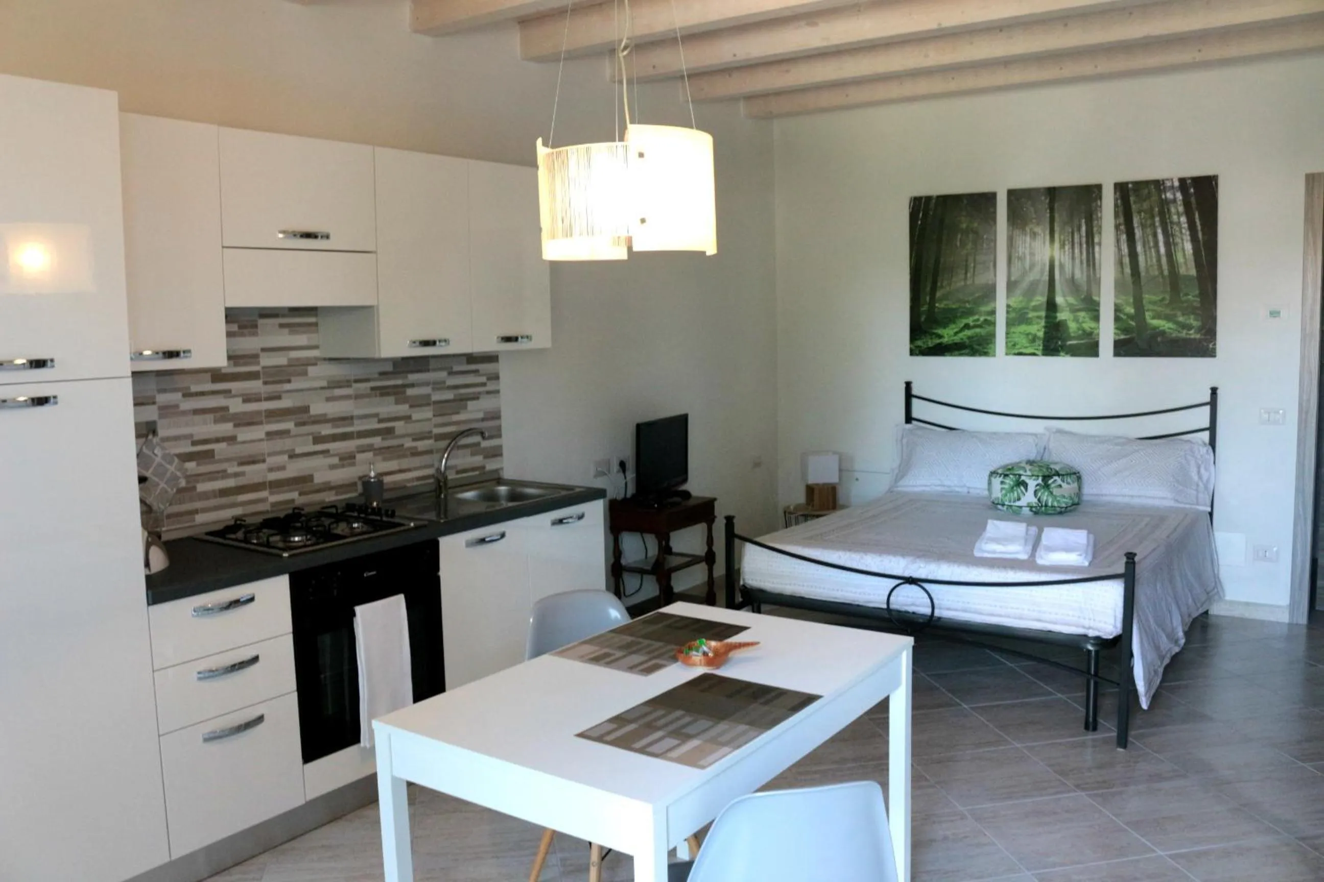 Photo of the whole room in Paradeisos Residence Sas