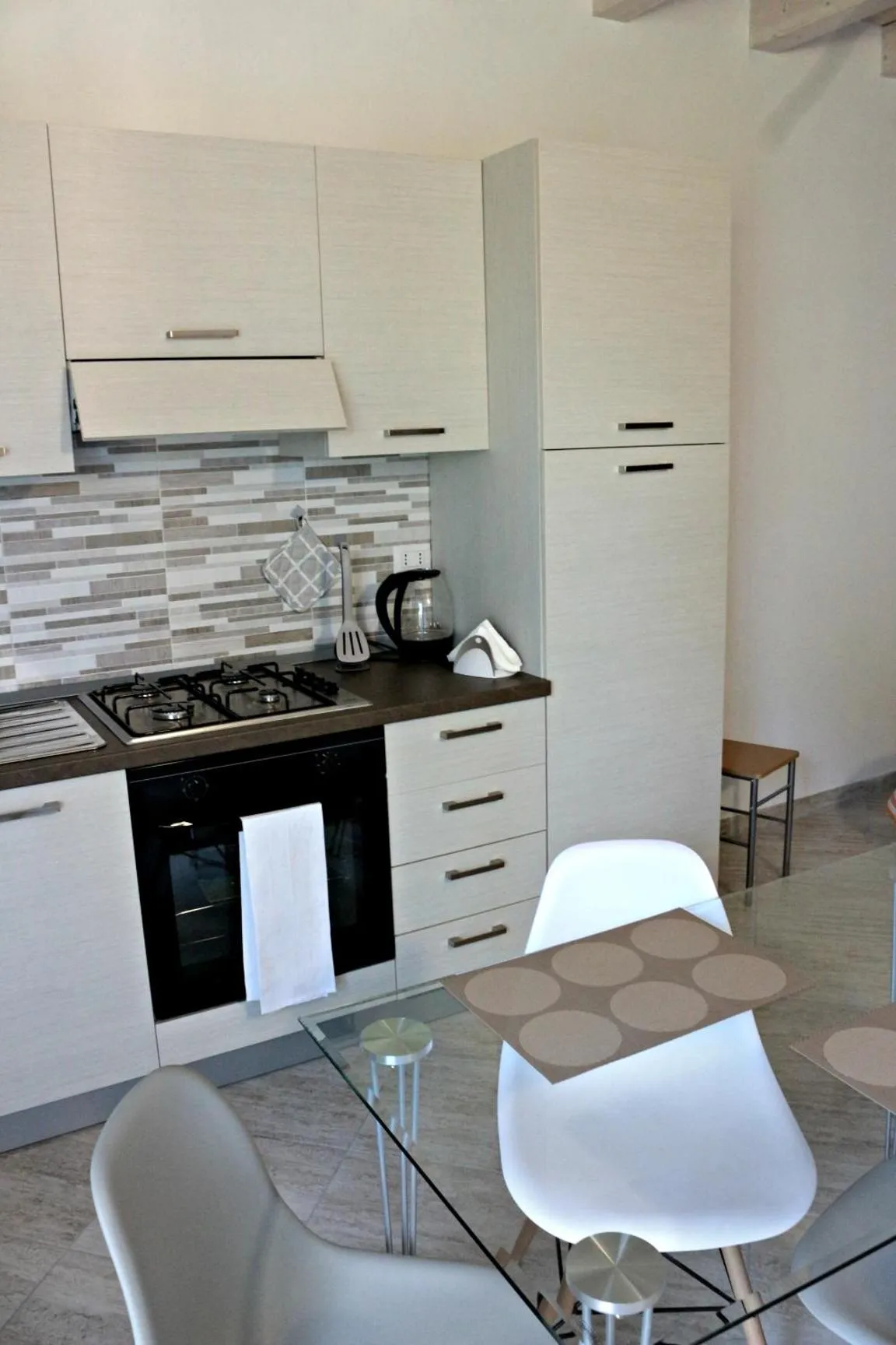 Kitchen or kitchenette in Paradeisos Residence Sas