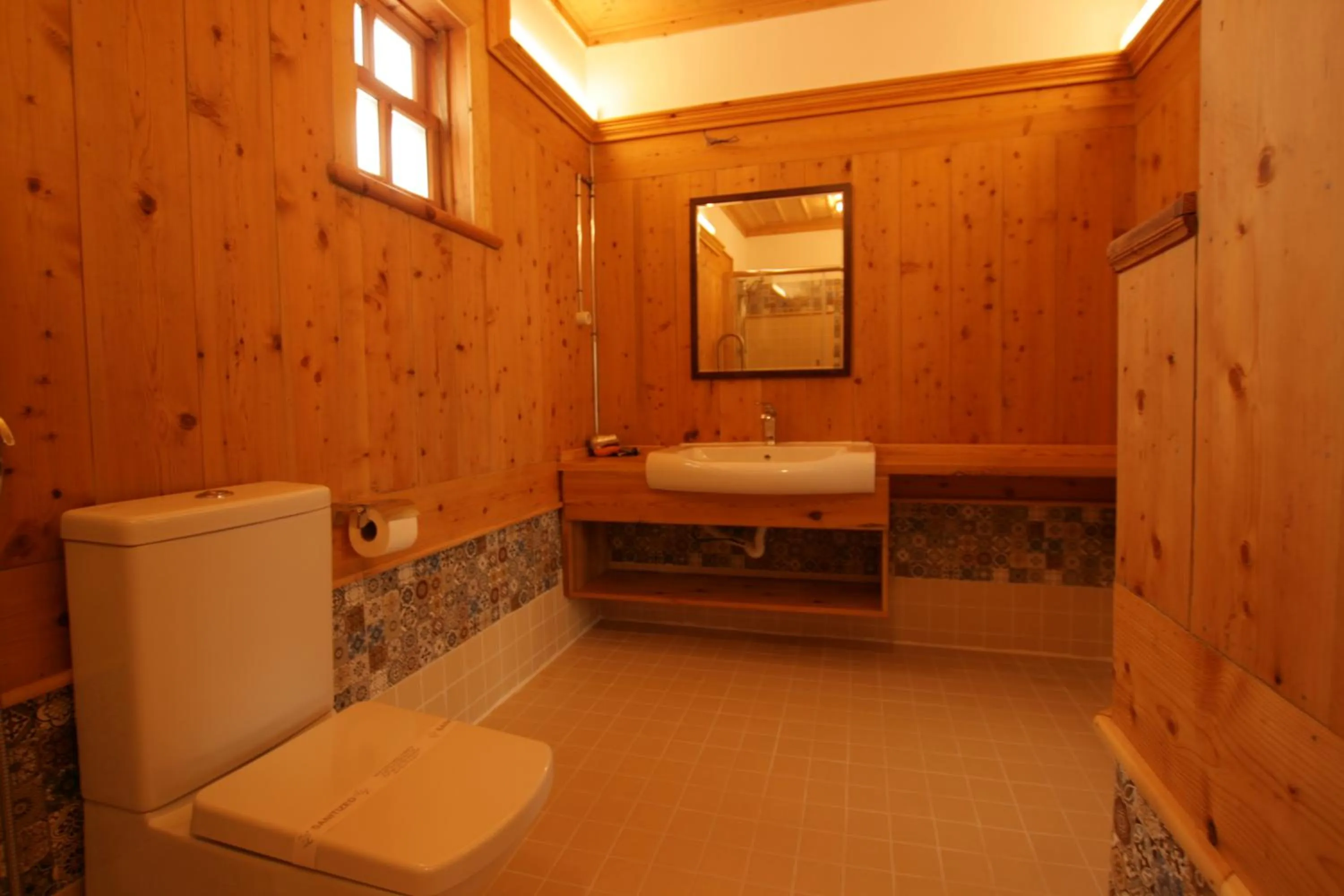 Toilet in Melekli Konak