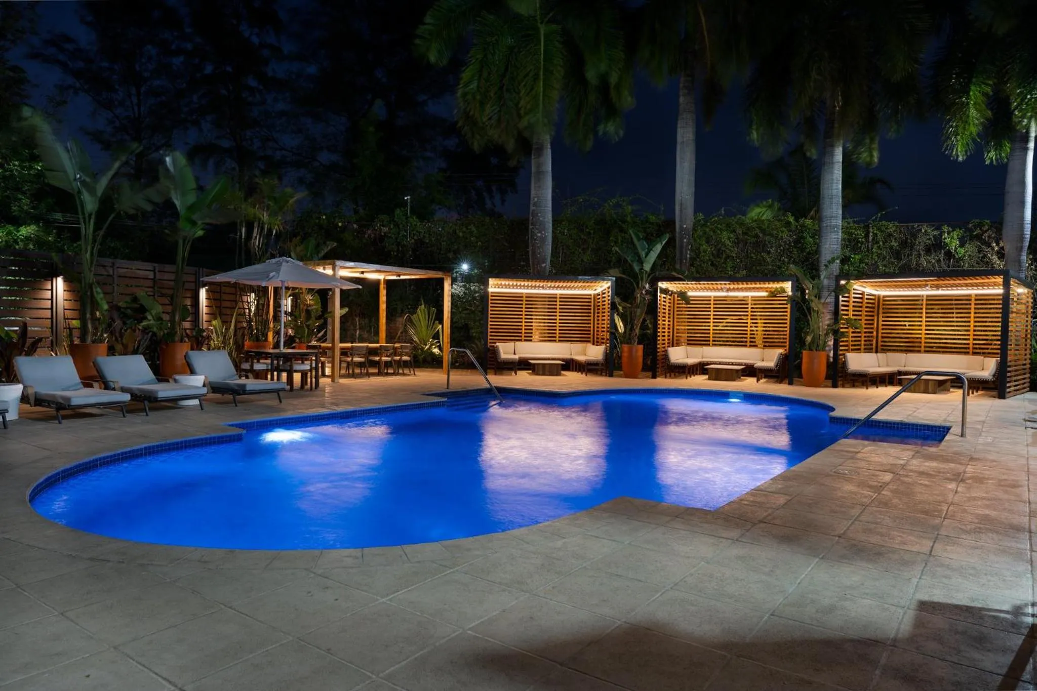 Swimming pool in Real Intercontinental San Salvador by IHG