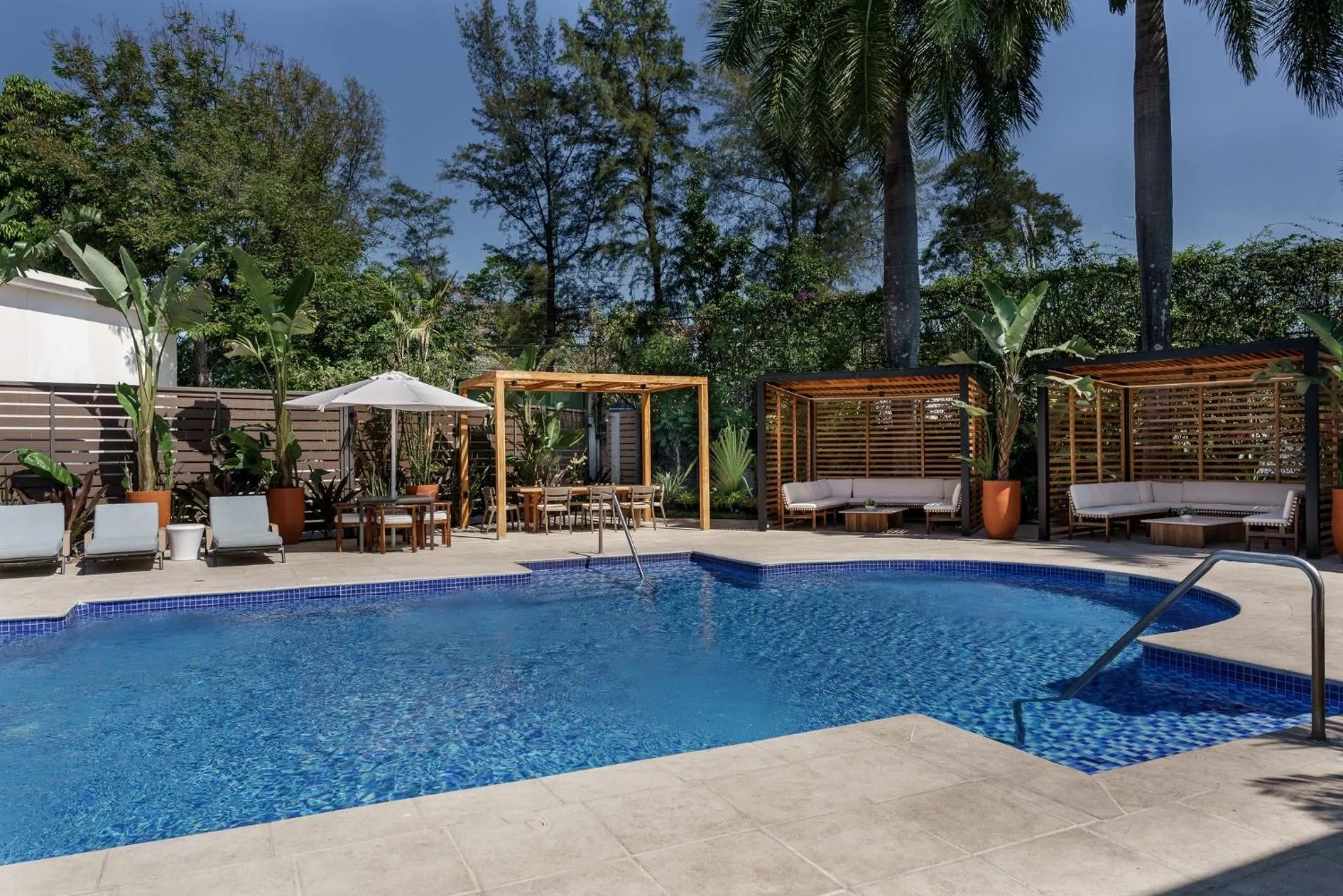 Swimming pool in Real Intercontinental San Salvador by IHG