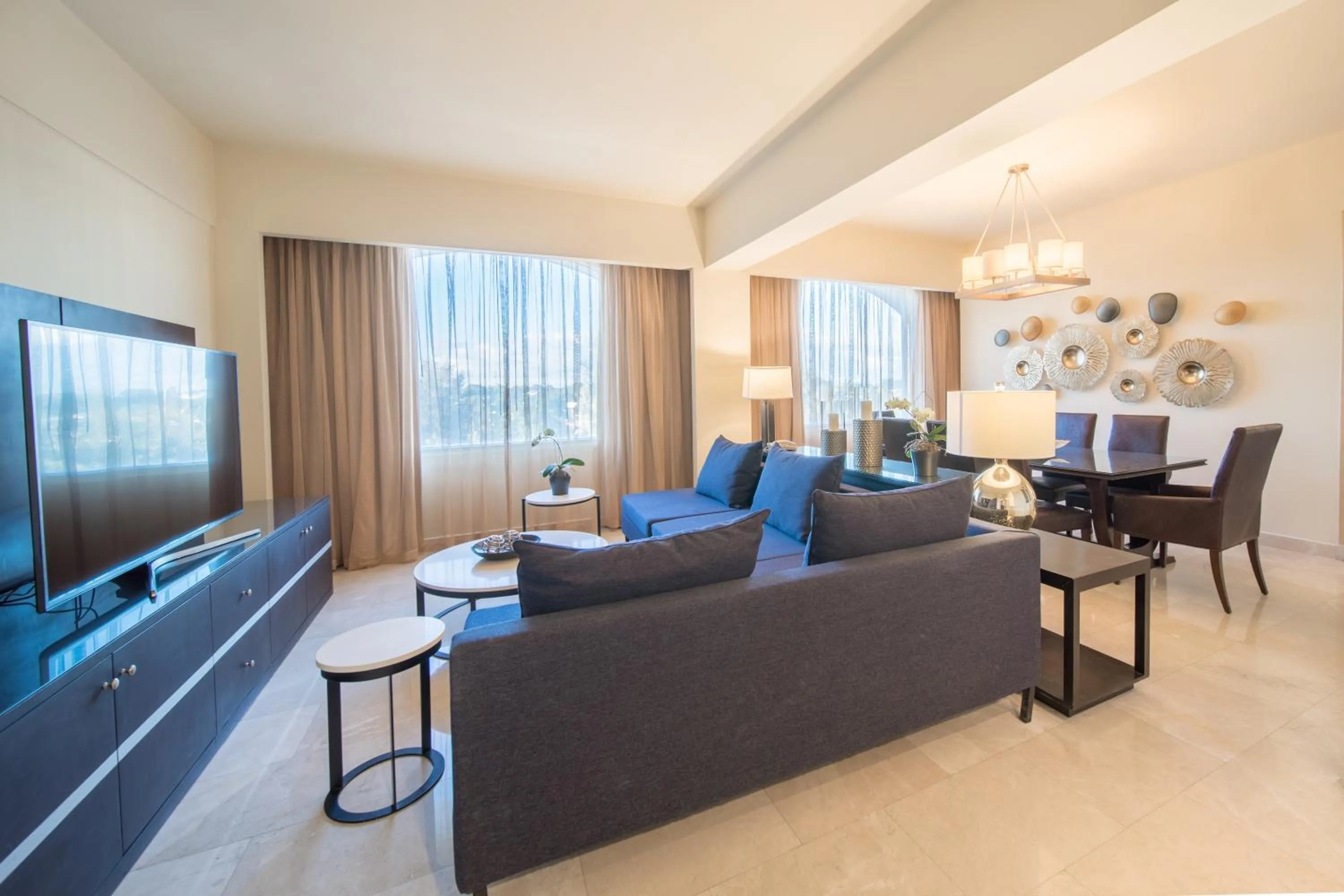 TV and multimedia in Real Intercontinental San Salvador by IHG