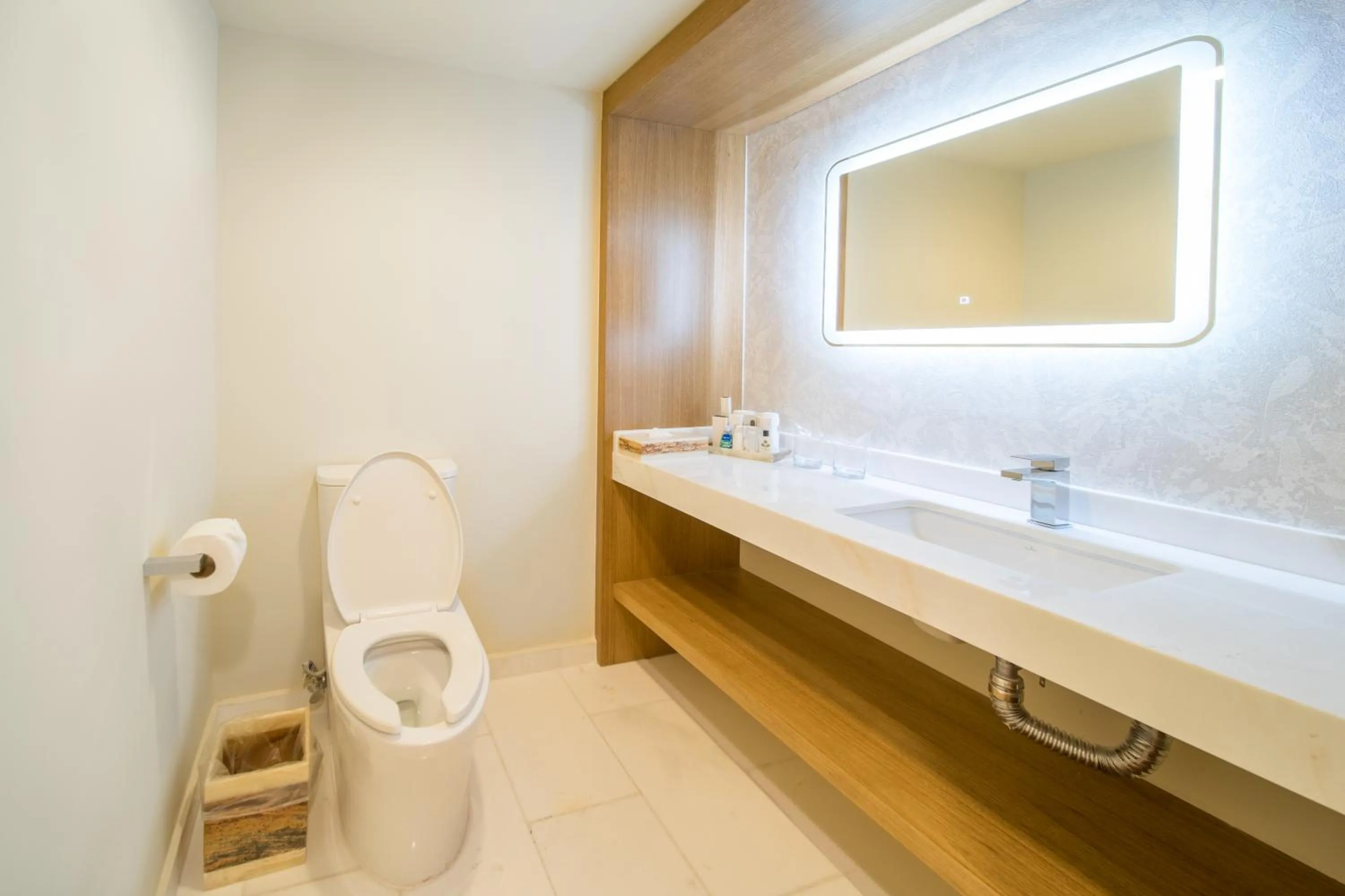 Shower in Real Intercontinental San Salvador by IHG