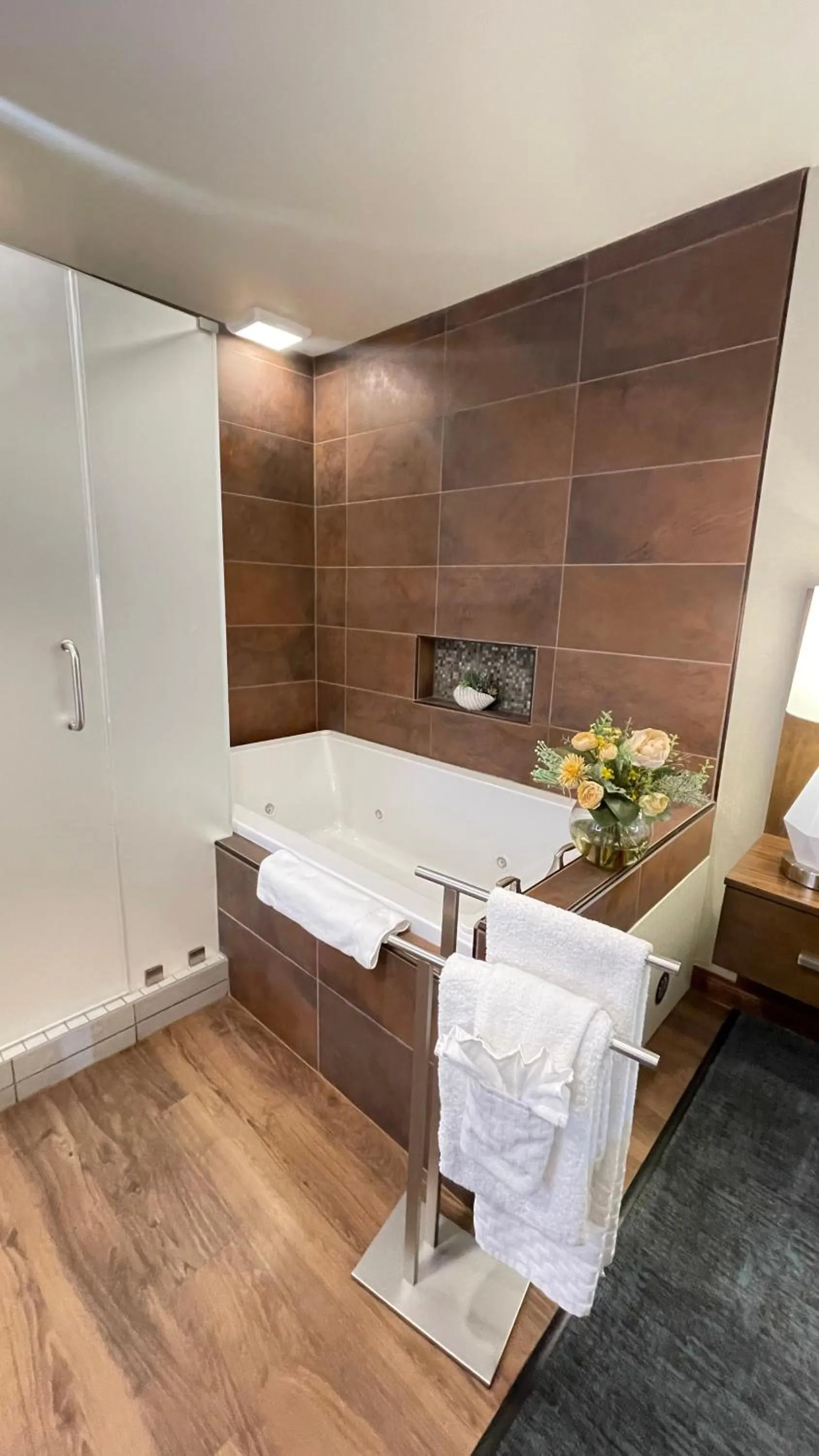 Hot Tub in Old Town Inn