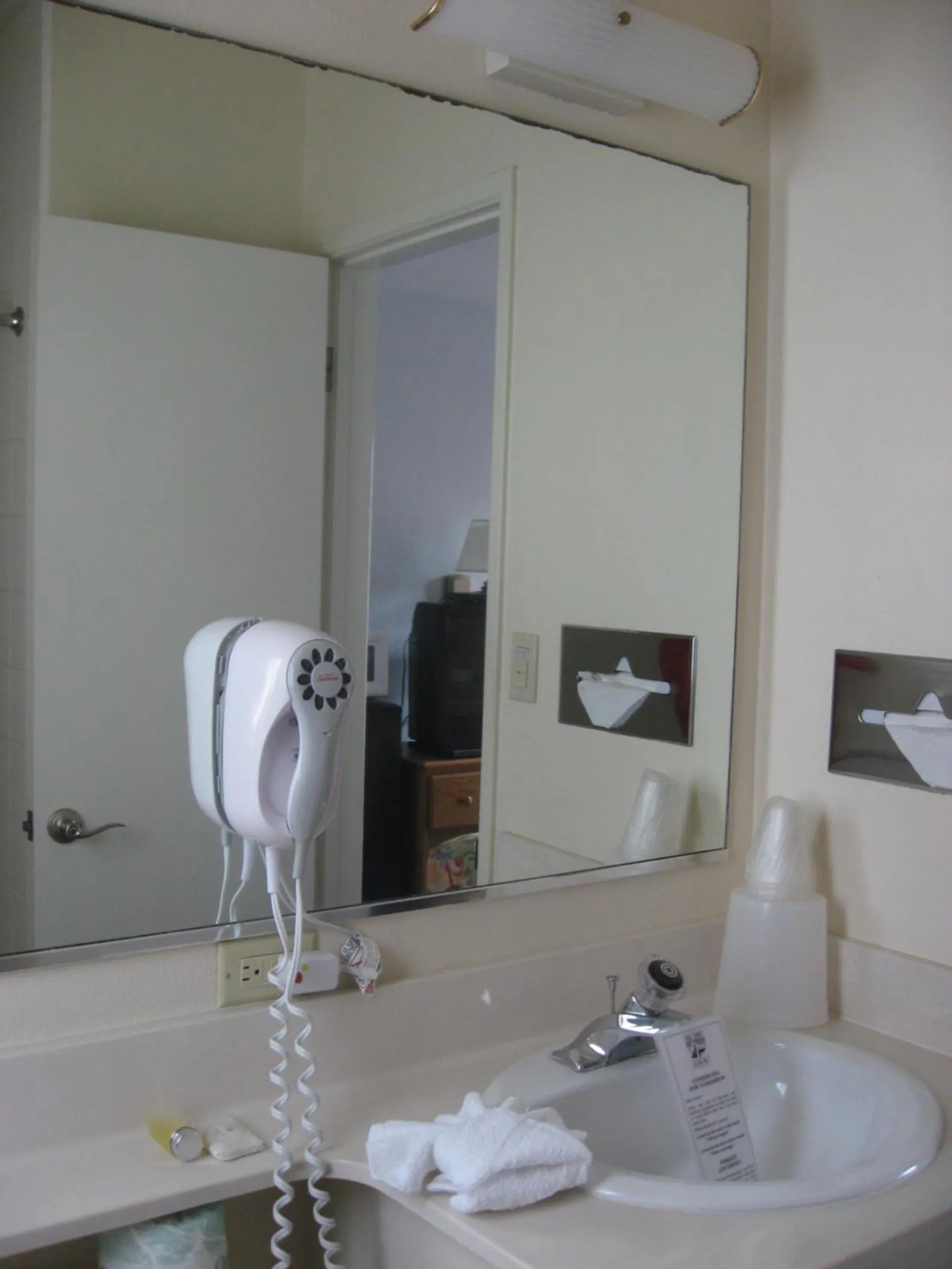 hair dryier in Old Town Inn