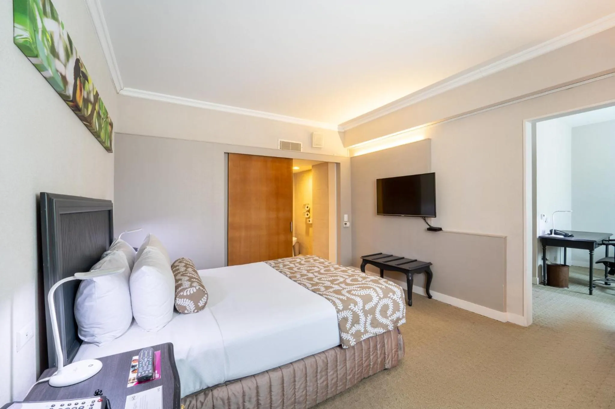 Photo of the whole room, Bed in Crowne Plaza Managua by IHG