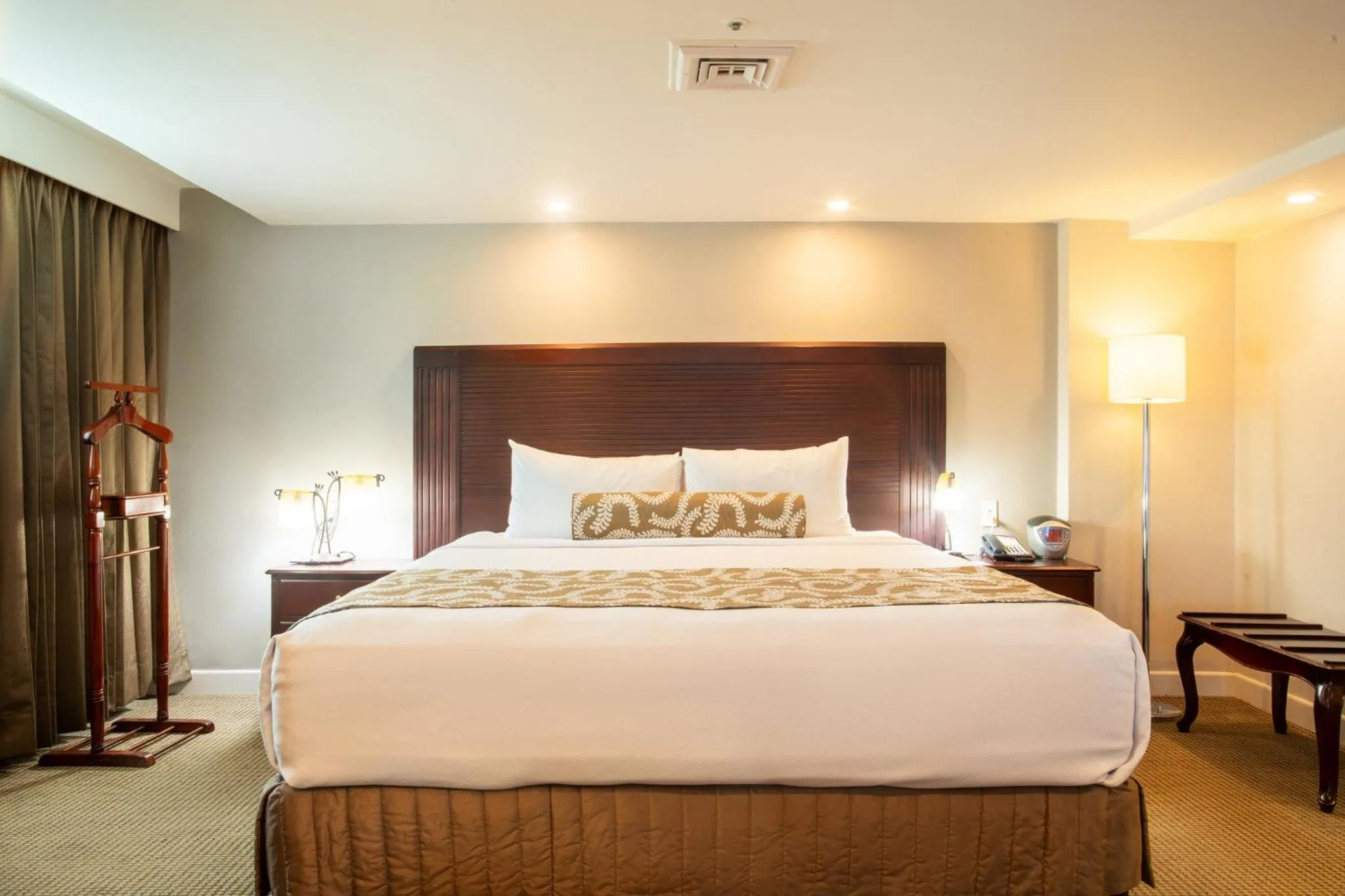 Bedroom, Bed in Crowne Plaza Managua by IHG