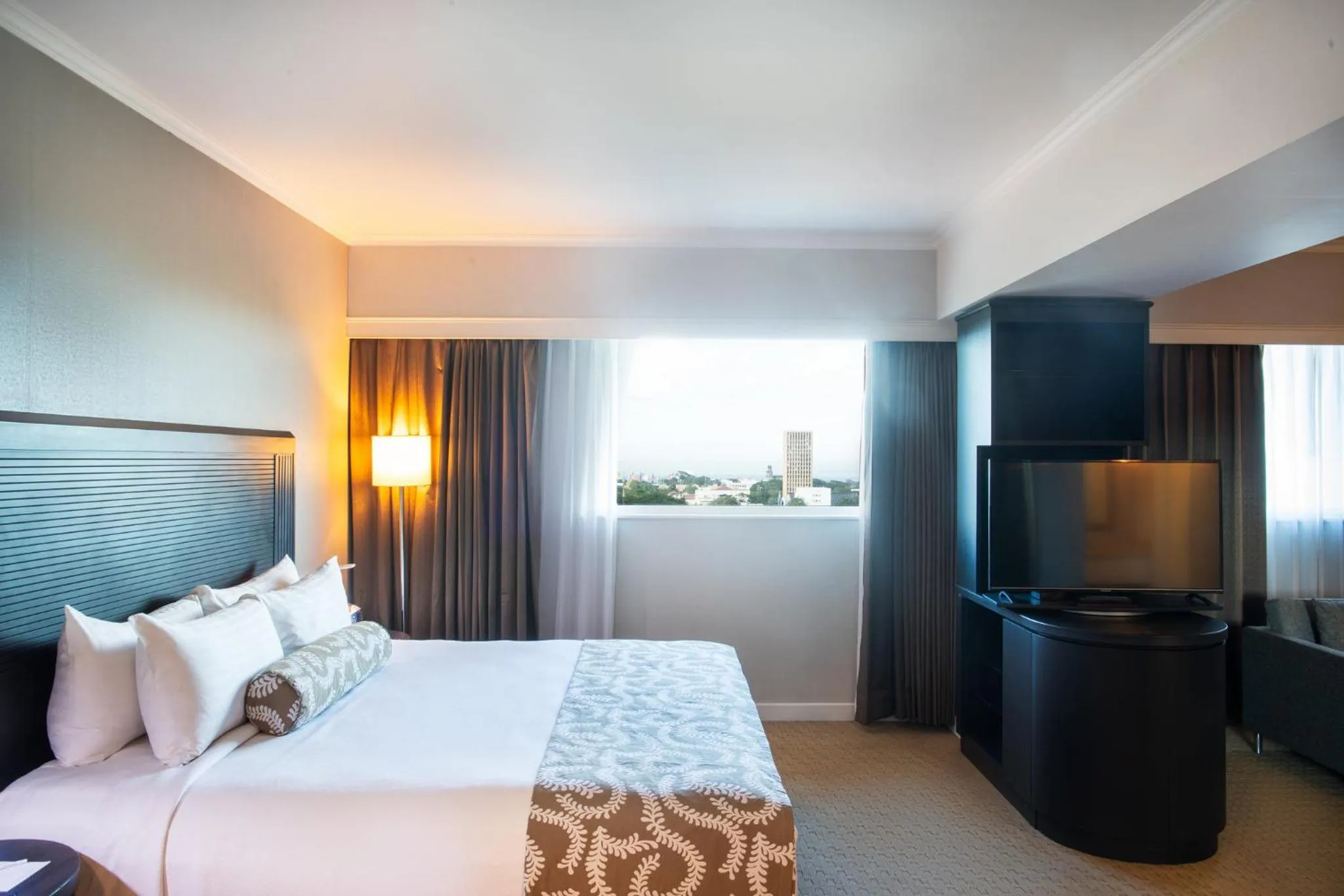 Bedroom, Bed in Crowne Plaza Managua by IHG