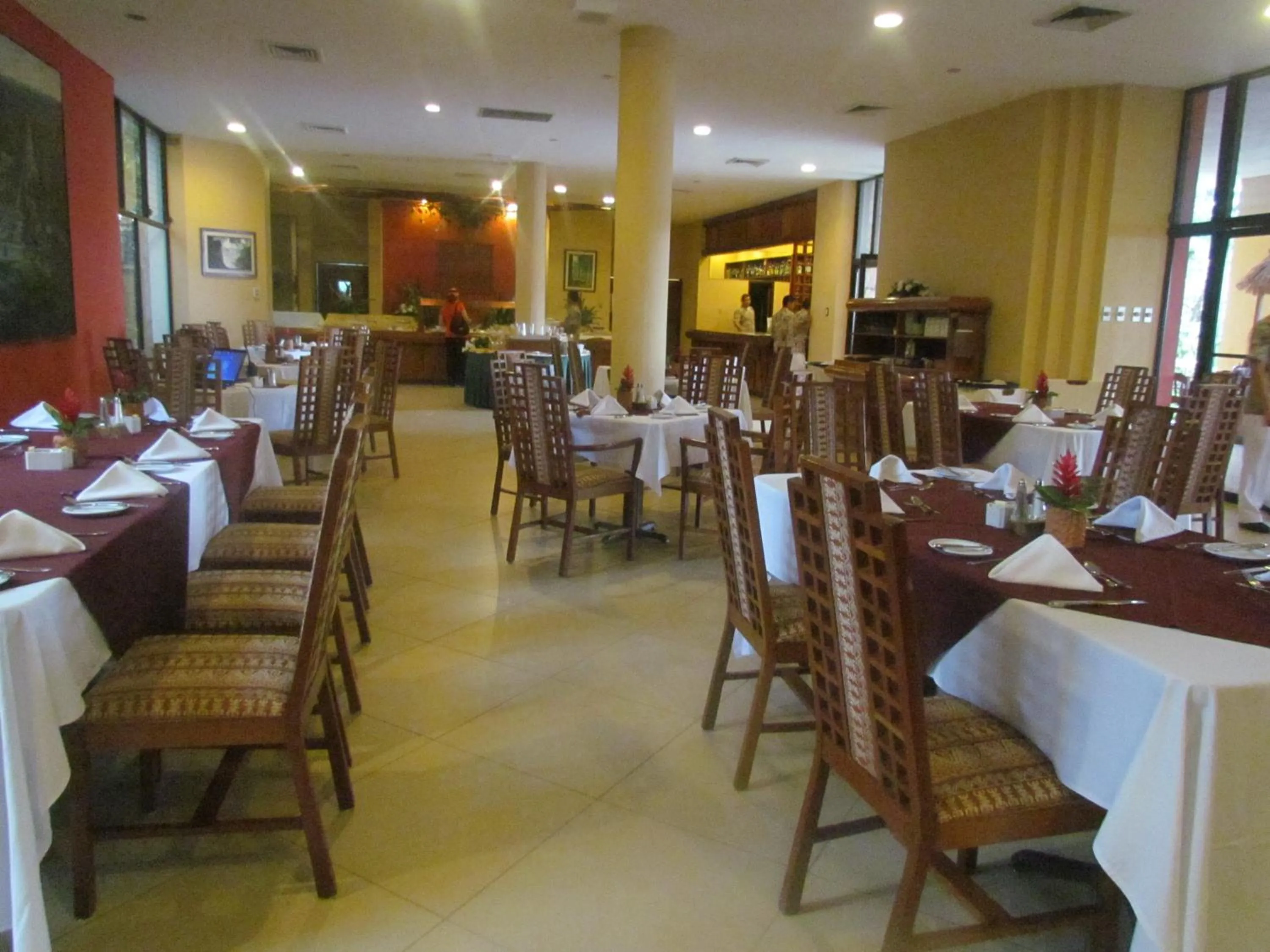 Restaurant/places to eat in Camino Real Tikal‎
