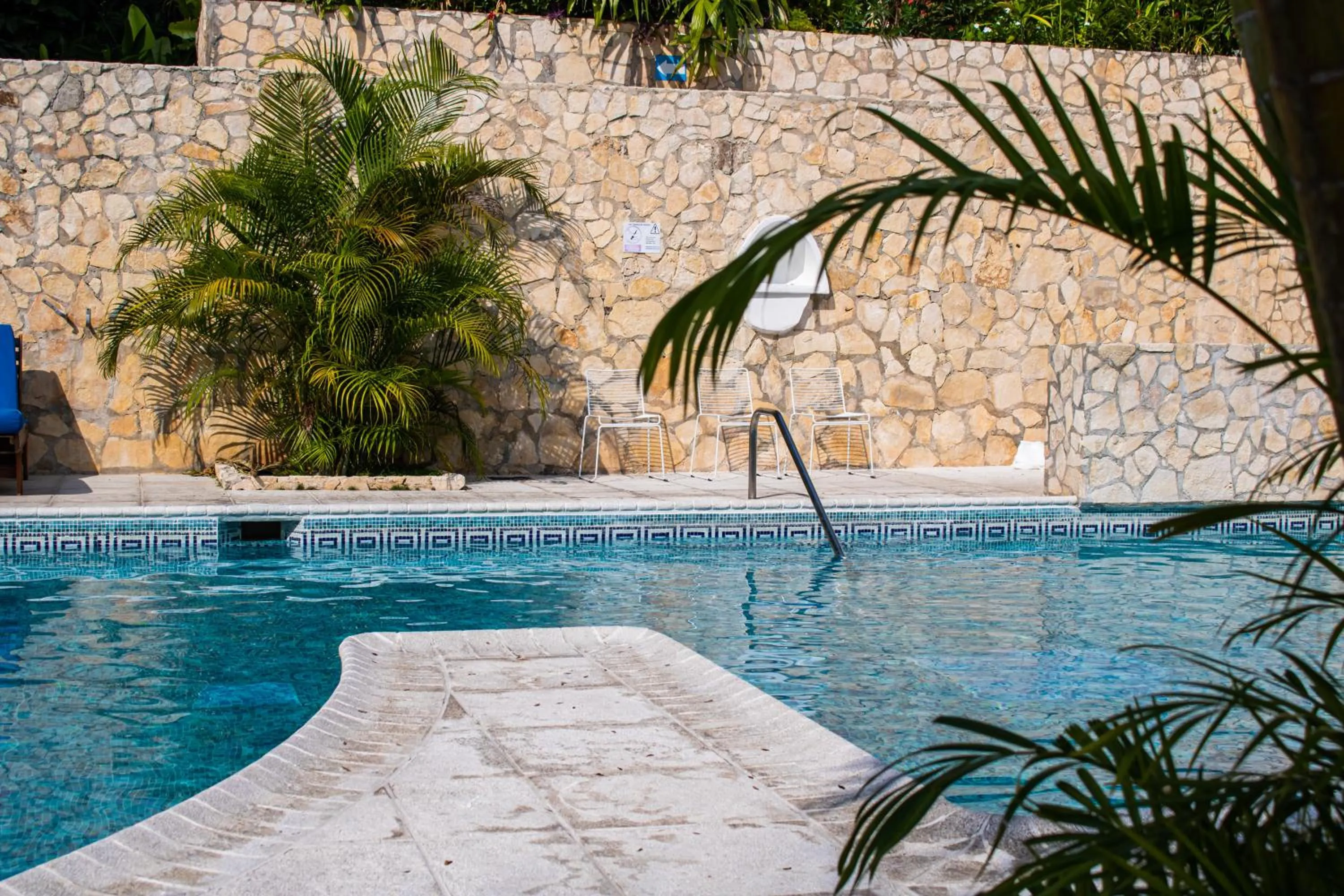 Swimming pool in Camino Real Tikal‎