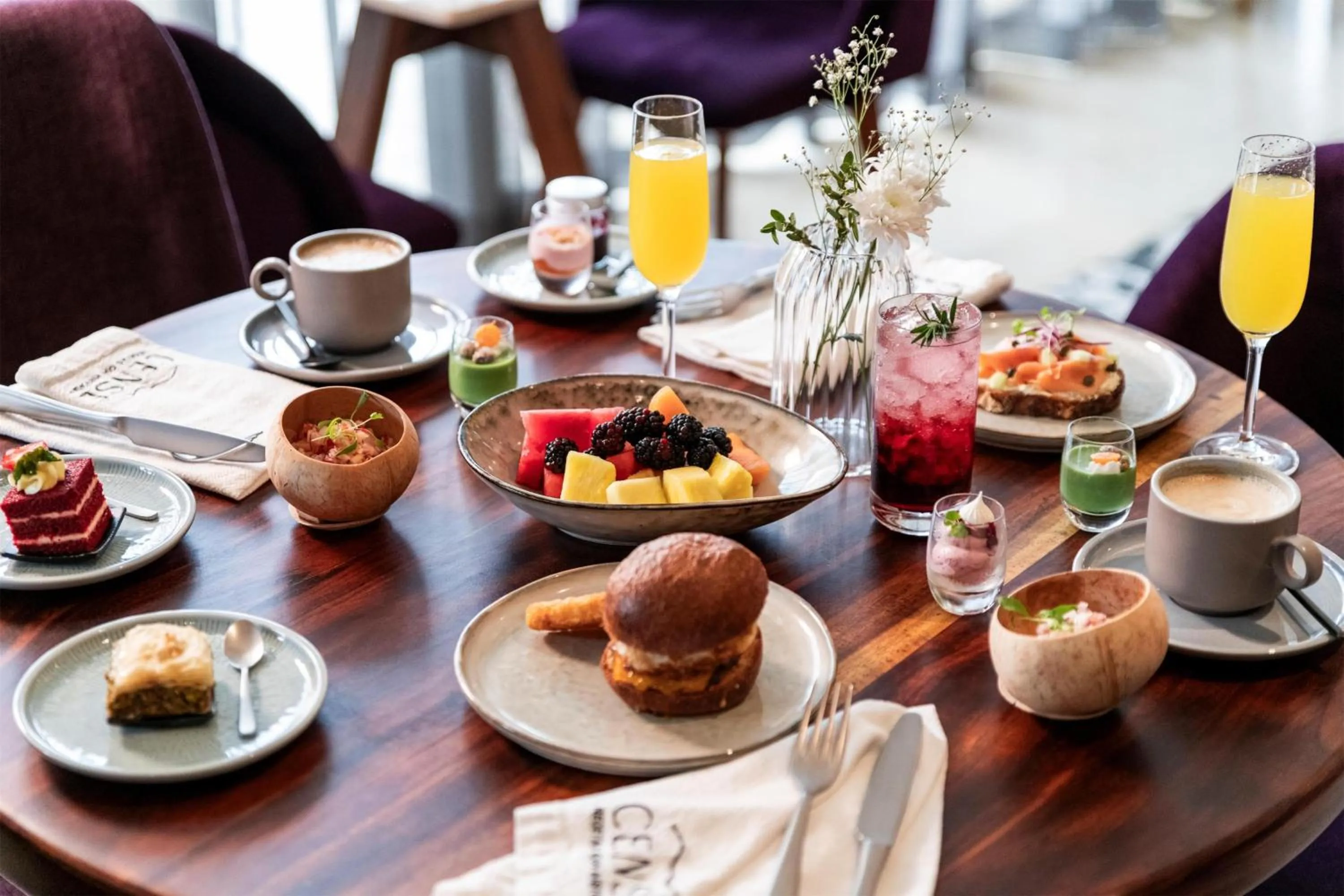 Restaurant/places to eat in Hyatt Centric San José Escazú