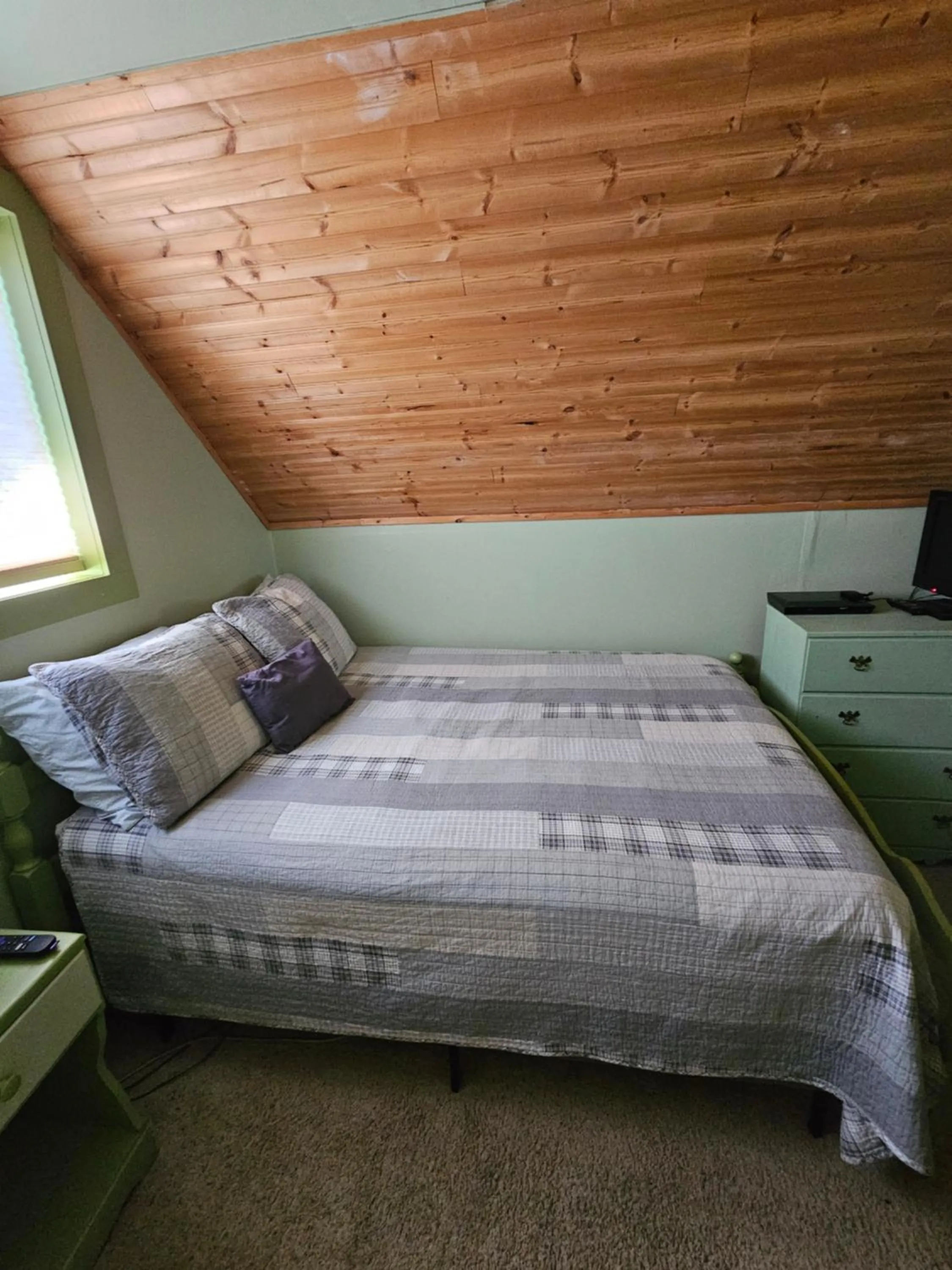 Bed in Packwood Ski & Vacation Getaway