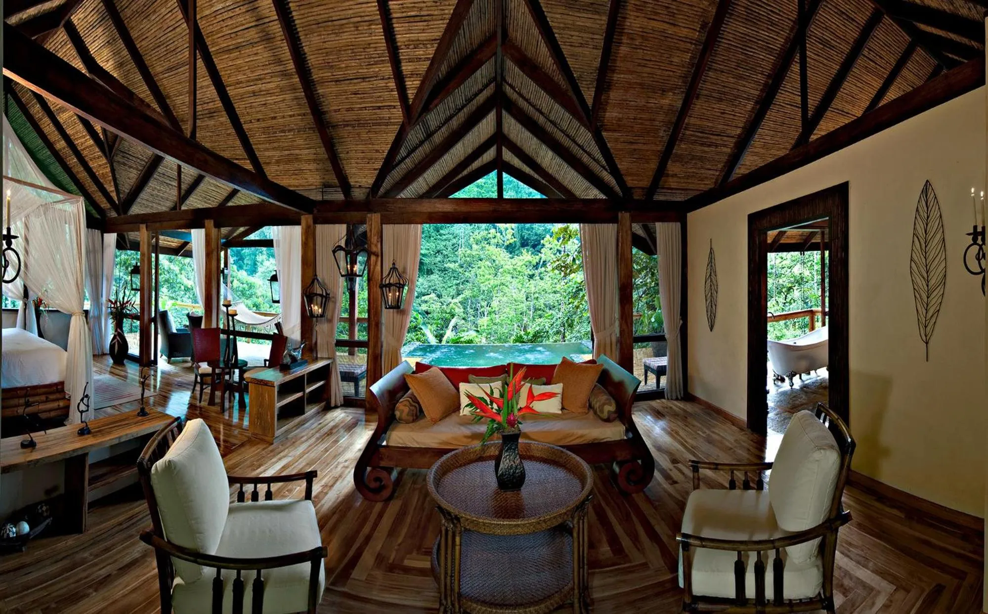 Living room in Pacuare Lodge by Böëna