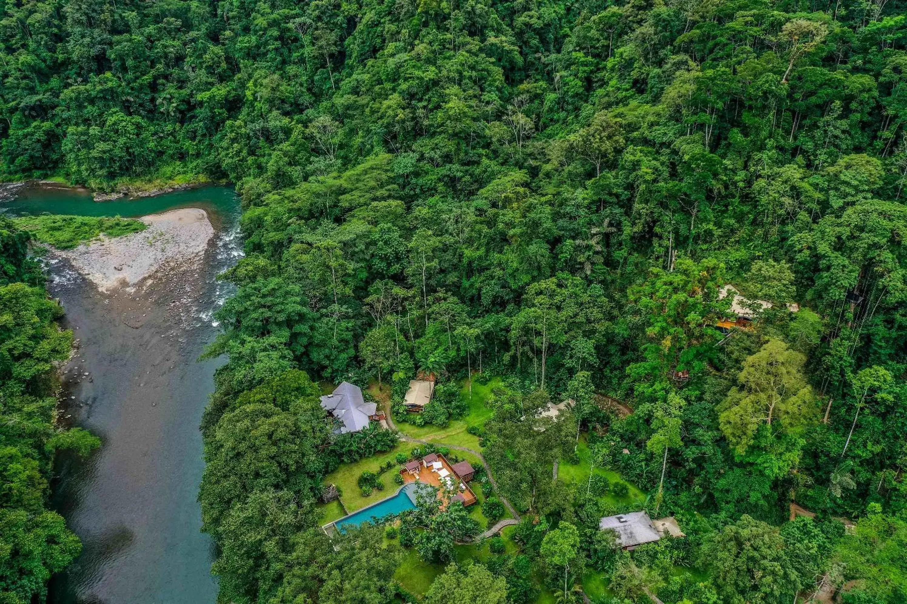 Bird's eye view in Pacuare Lodge by Böëna Bird's eye view in Pacuare Lodge by Böëna