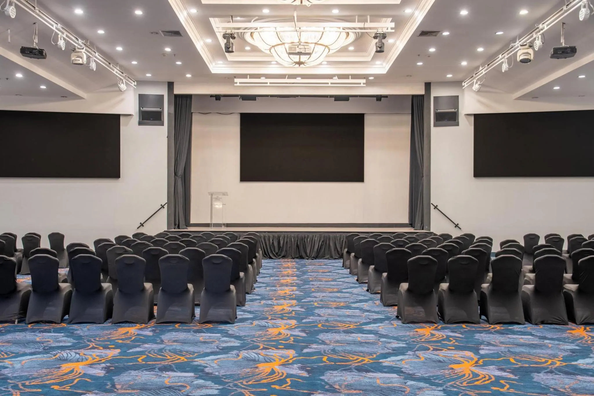 Meeting/conference room in Crowne Plaza San Jose La Sabana by IHG