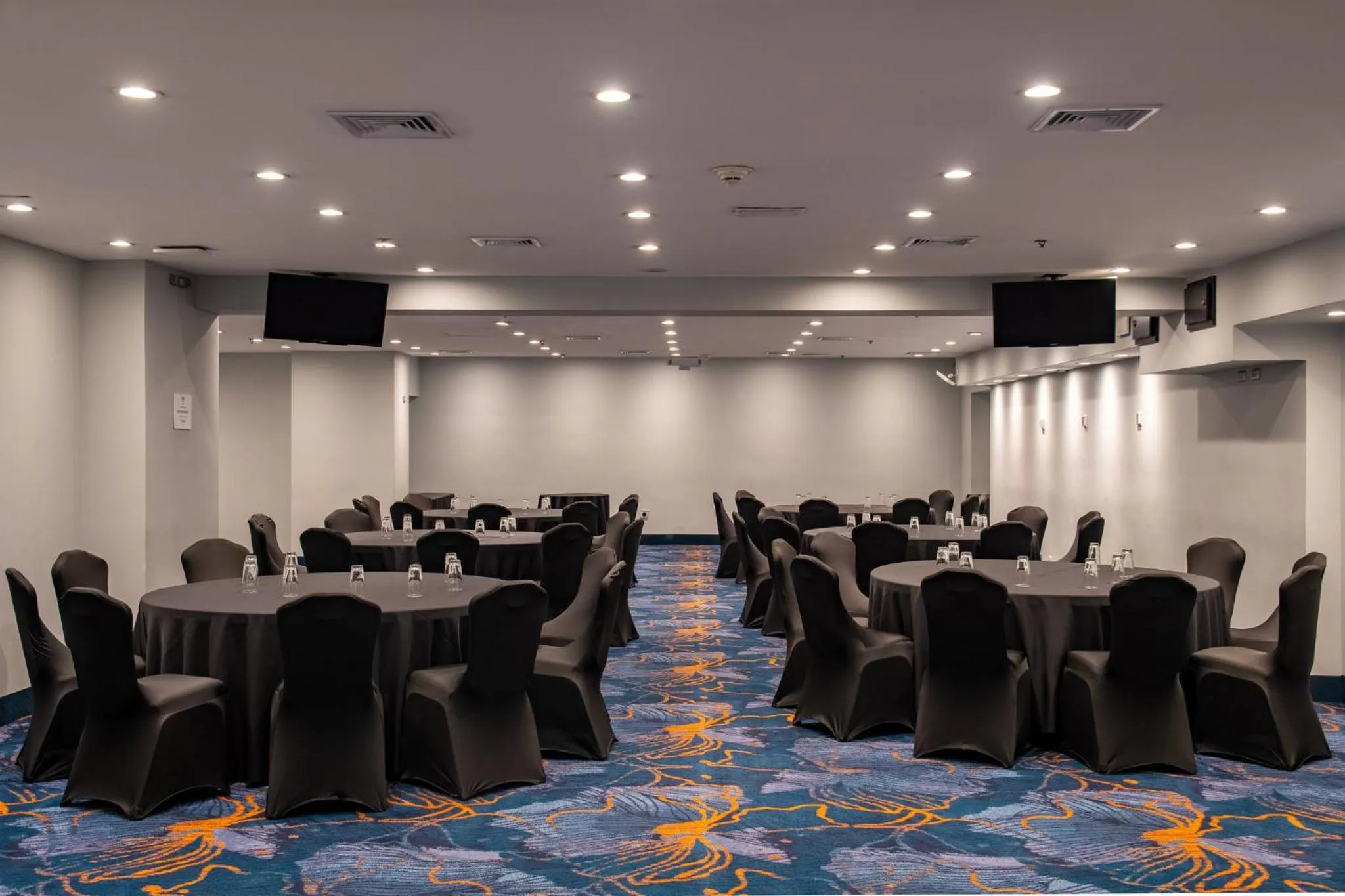 Meeting/conference room in Crowne Plaza San Jose La Sabana by IHG