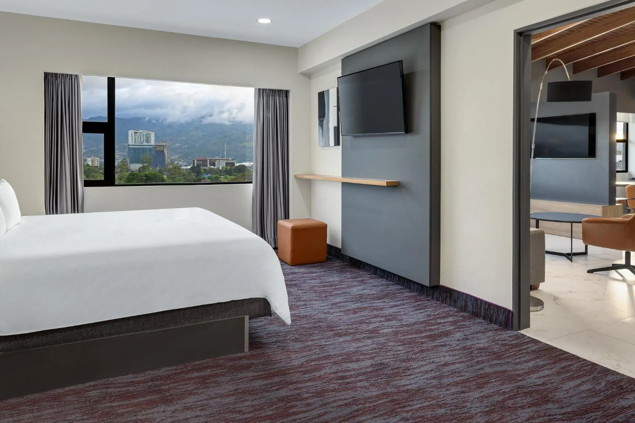 Photo of the whole room, Bed in Crowne Plaza San Jose La Sabana by IHG