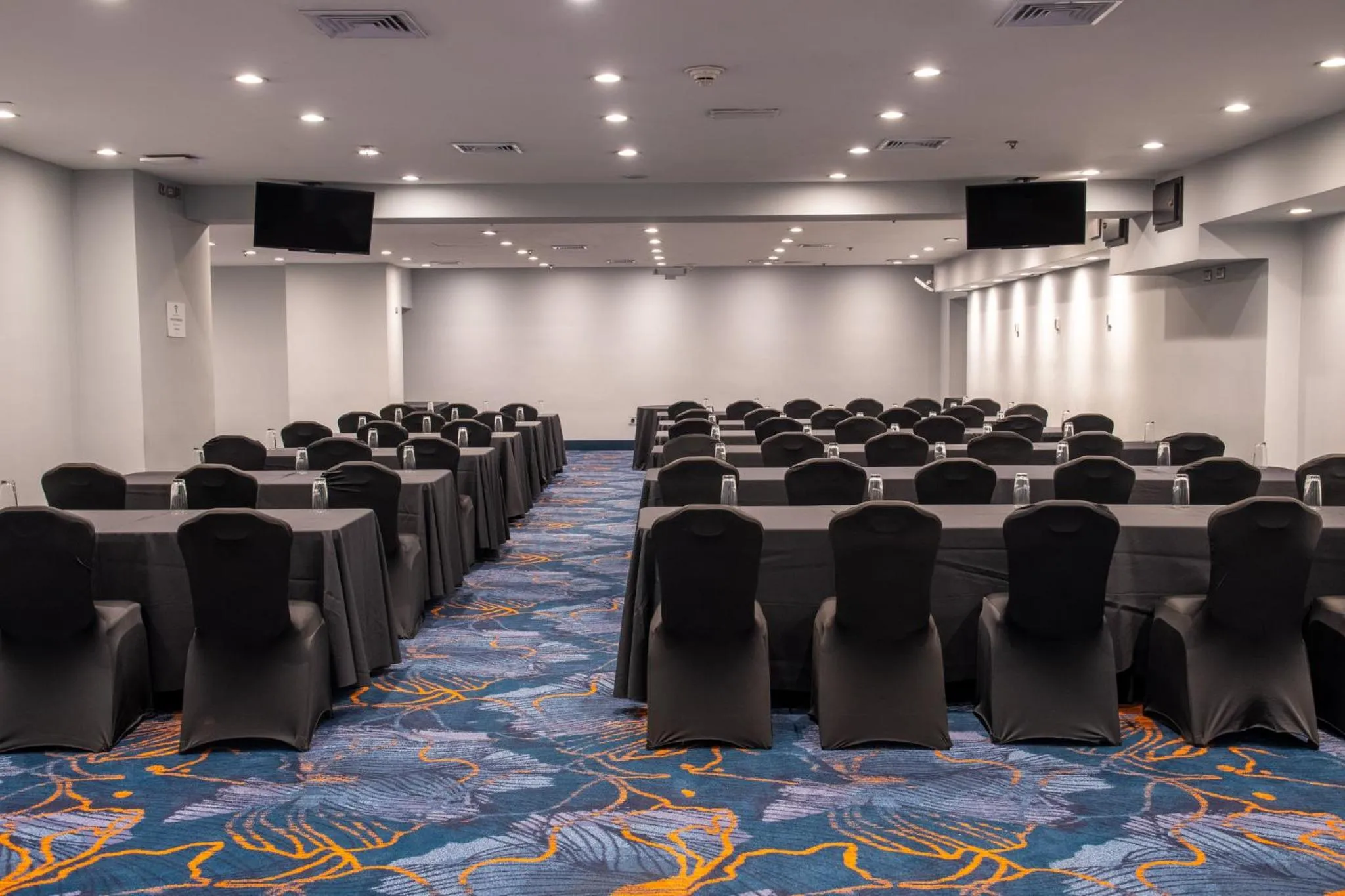 Meeting/conference room in Crowne Plaza San Jose La Sabana by IHG