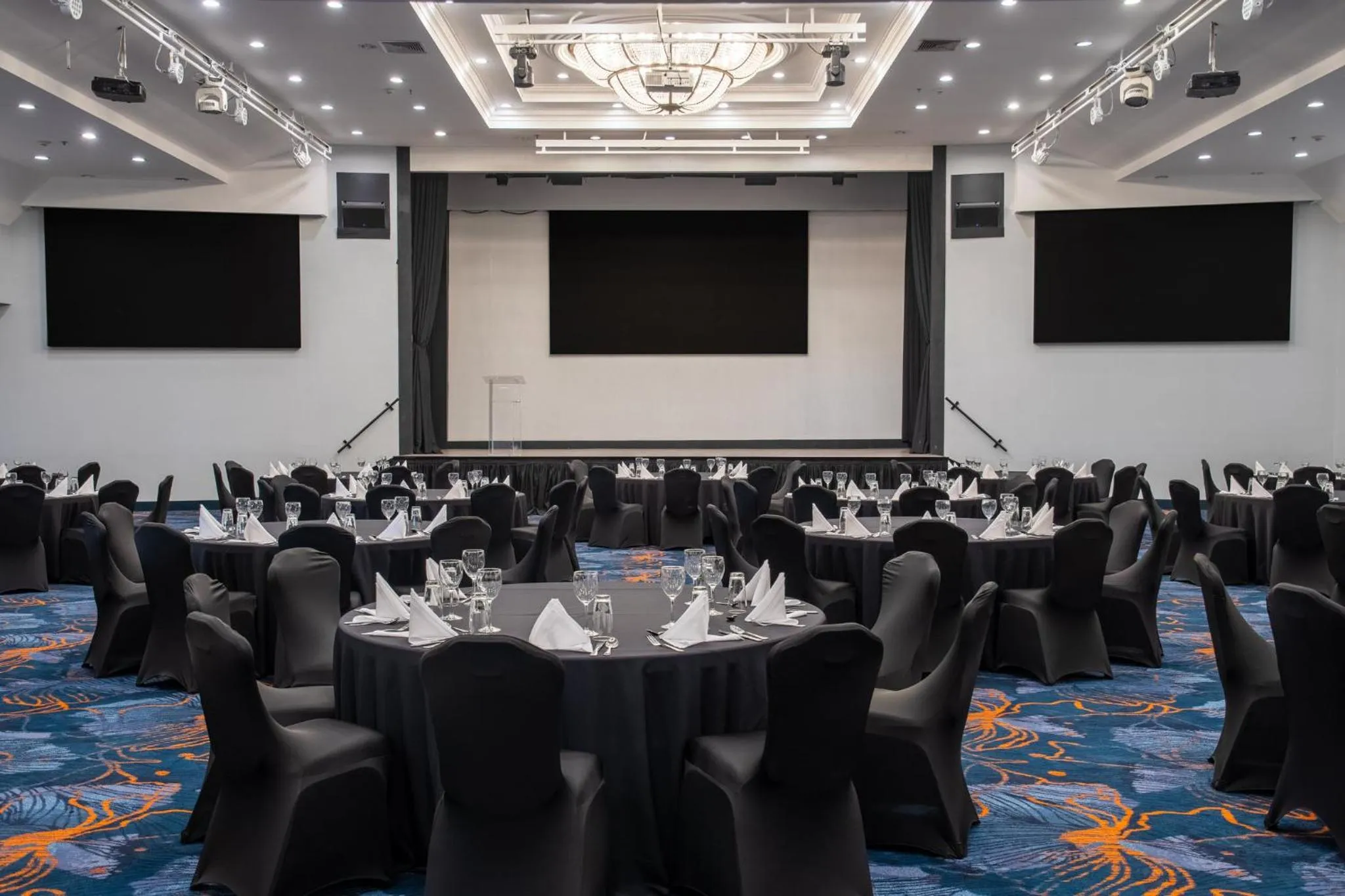 Meeting/conference room in Crowne Plaza San Jose La Sabana by IHG