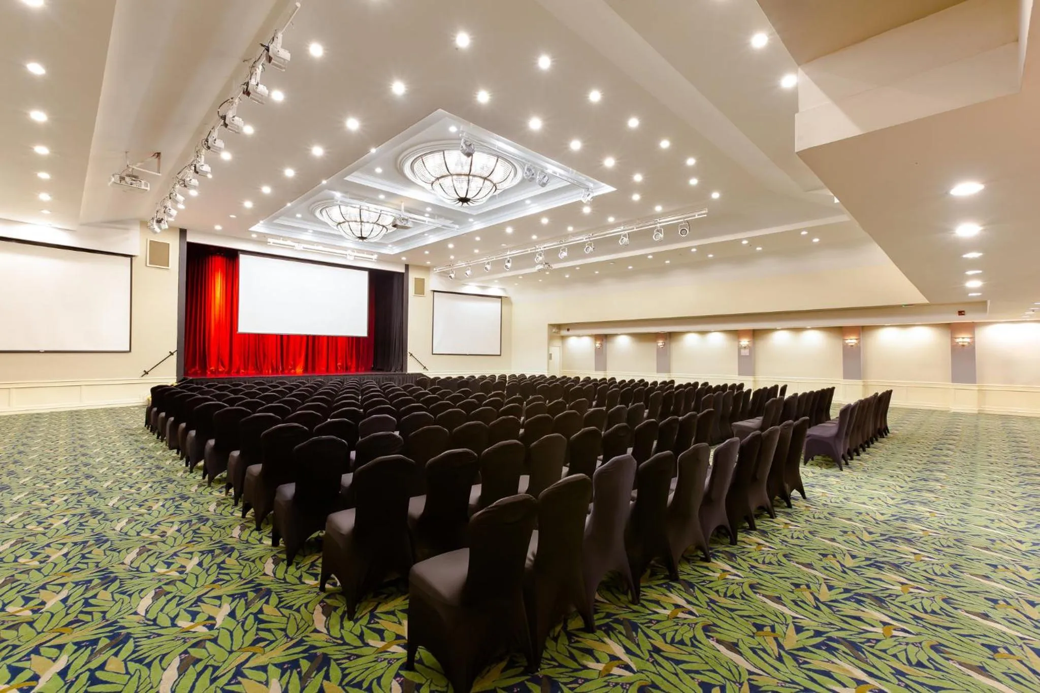 Meeting/conference room in Crowne Plaza San Jose La Sabana by IHG