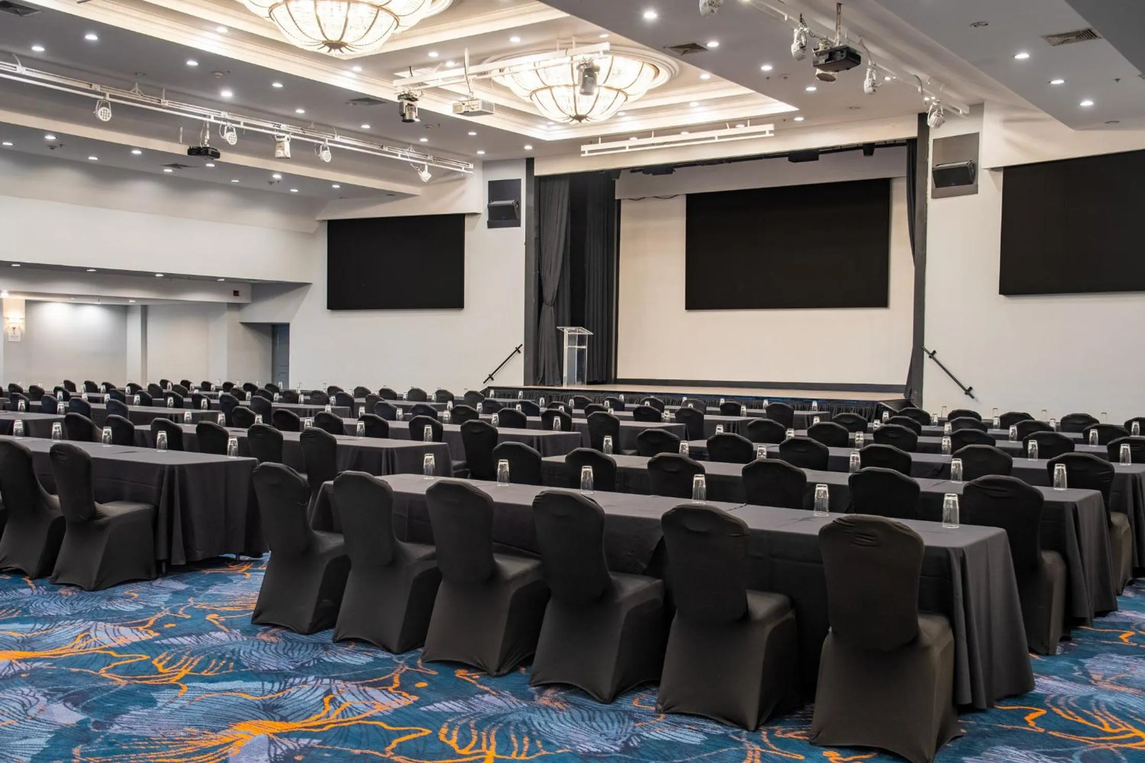 Meeting/conference room in Crowne Plaza San Jose La Sabana by IHG