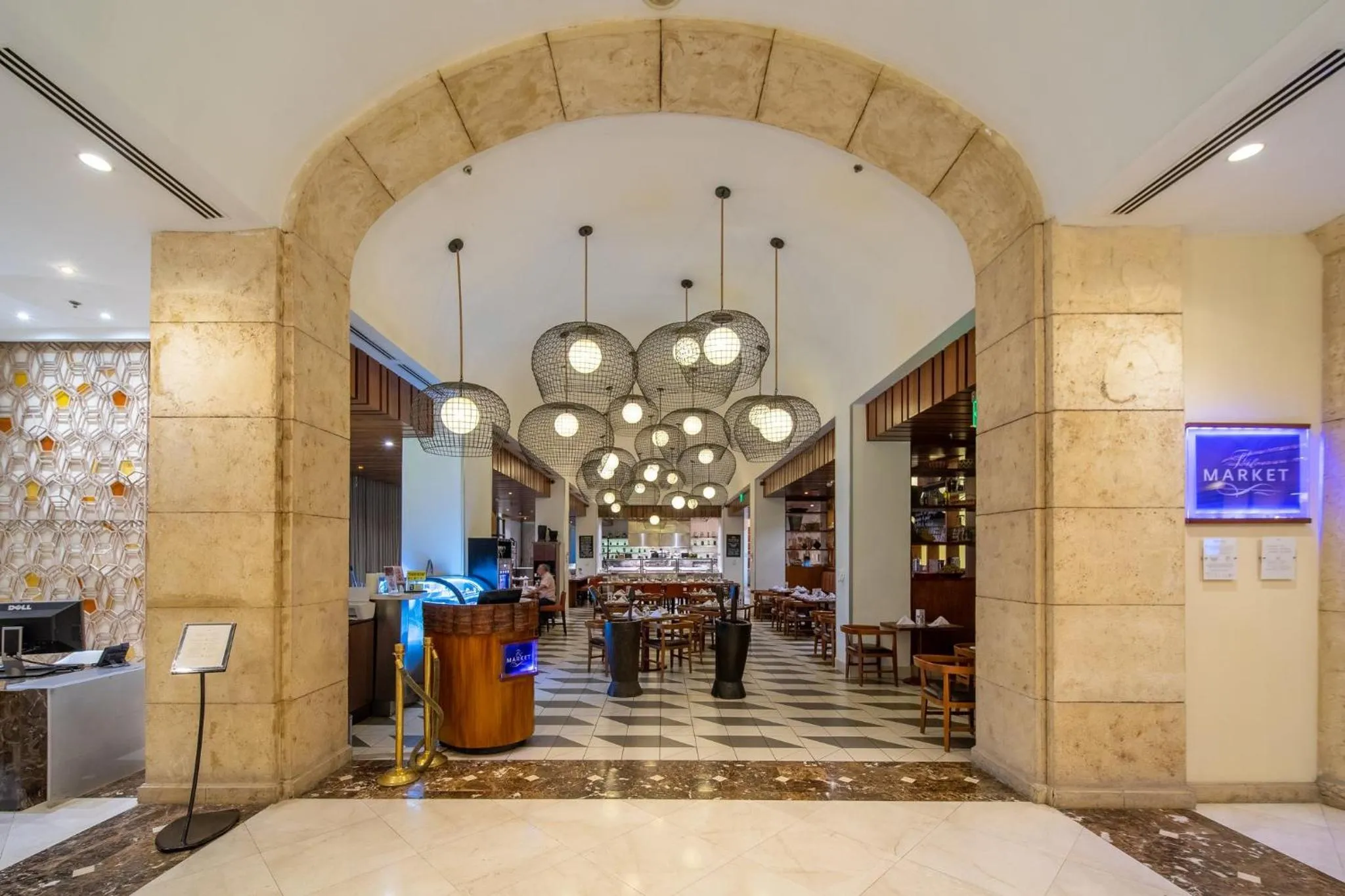 Restaurant/places to eat in InterContinental Tegucigalpa at Multiplaza Mall by IHG