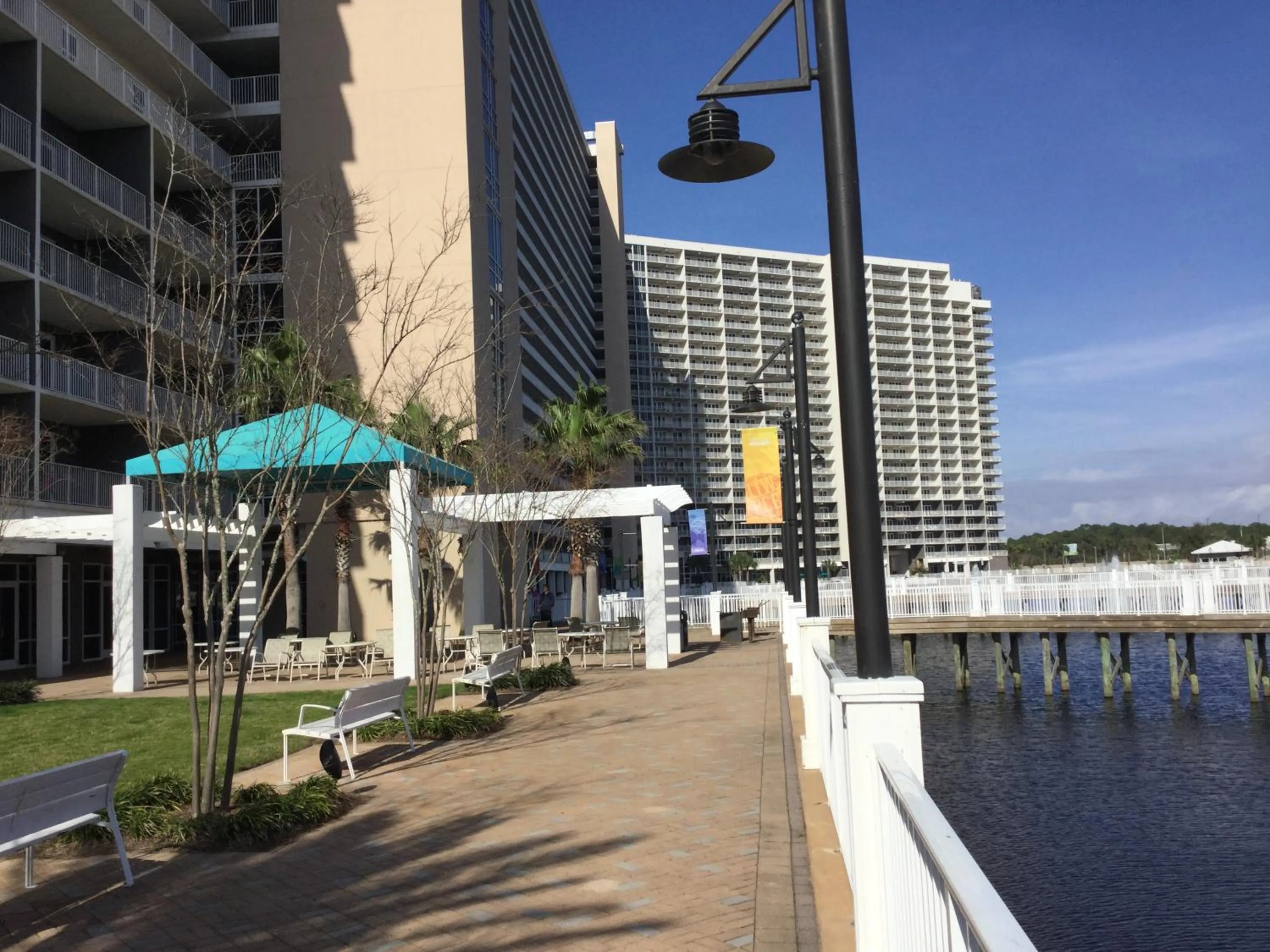 LAKETOWN 5 POOLs STEPS TO BEACH FAMILY FRIENDLY