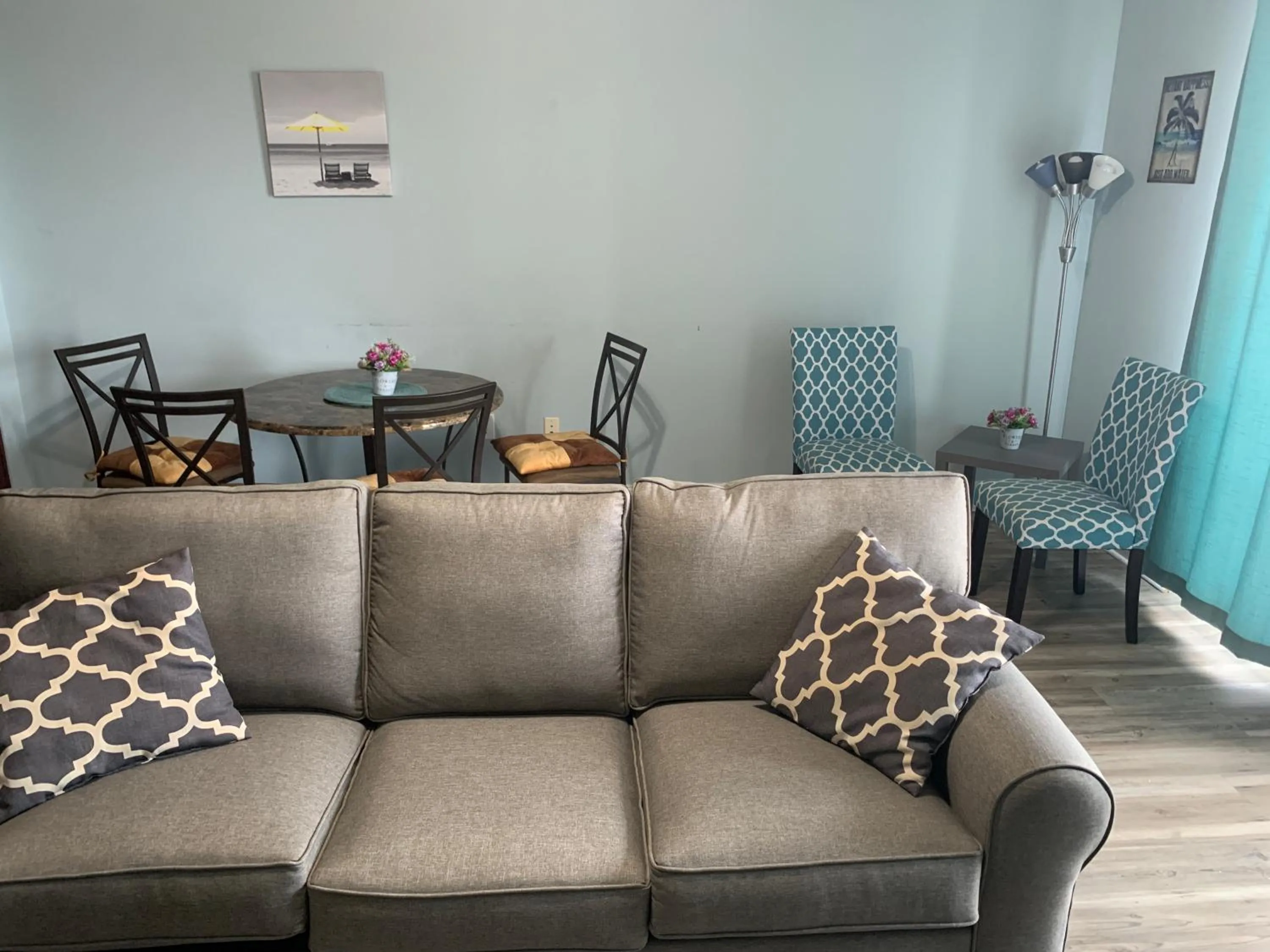 LAKETOWN 5 POOLs STEPS TO BEACH FAMILY FRIENDLY