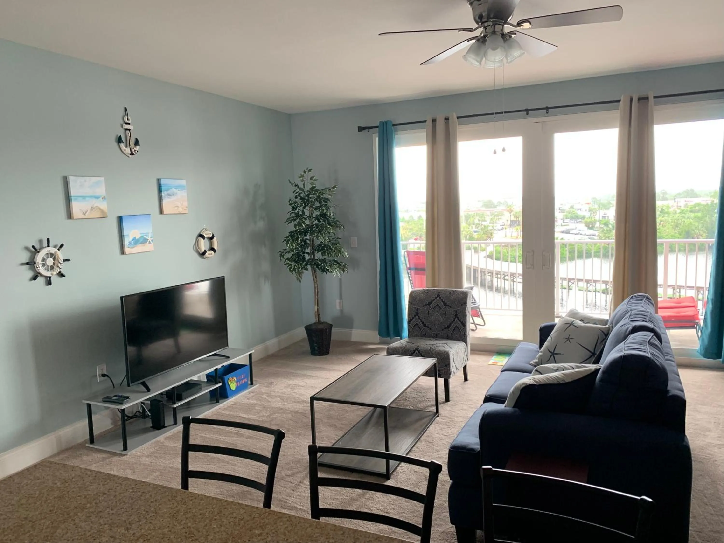 LAKETOWN 5 POOLs STEPS TO BEACH FAMILY FRIENDLY