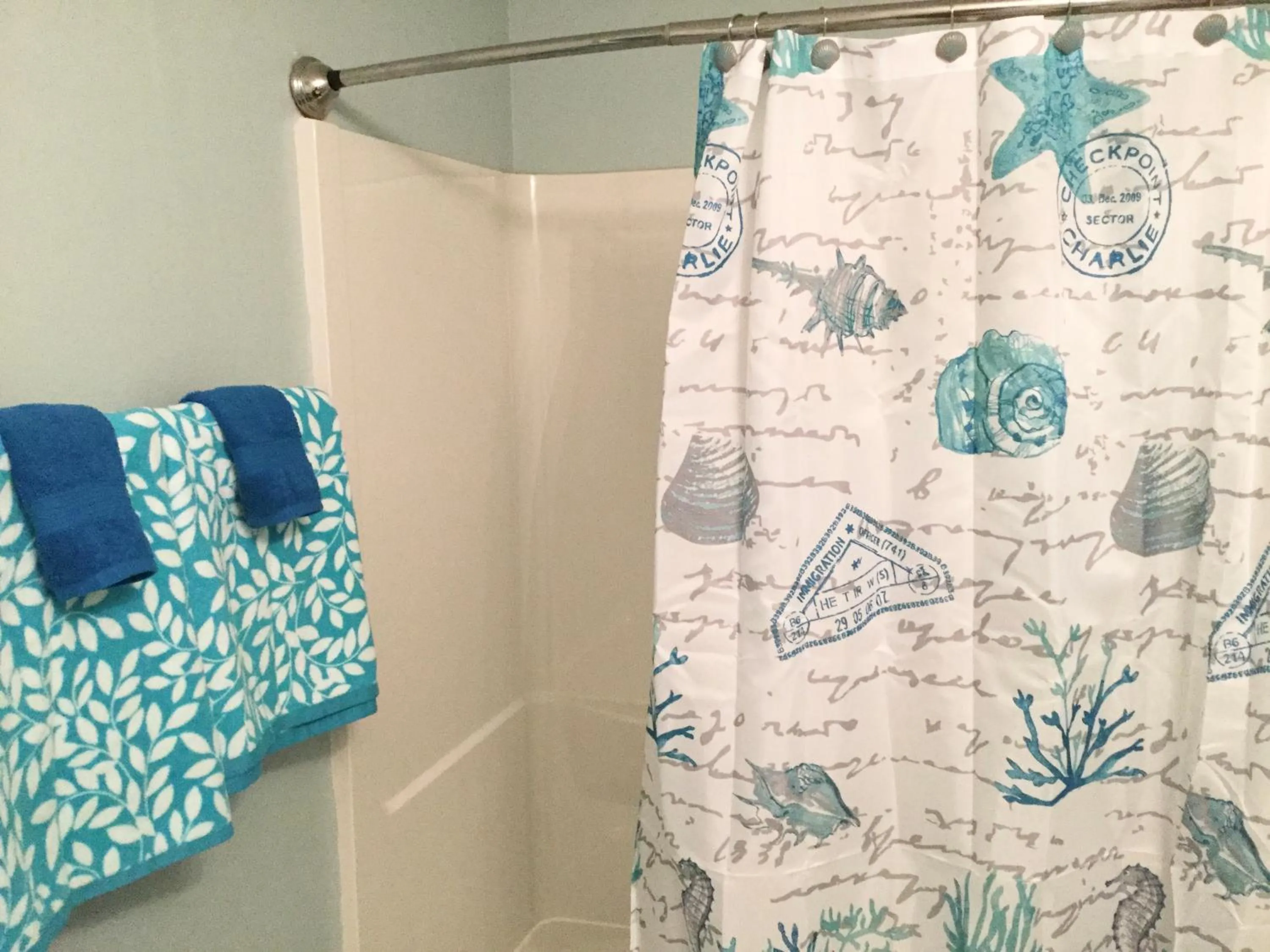 LAKETOWN 5 POOLs STEPS TO BEACH FAMILY FRIENDLY