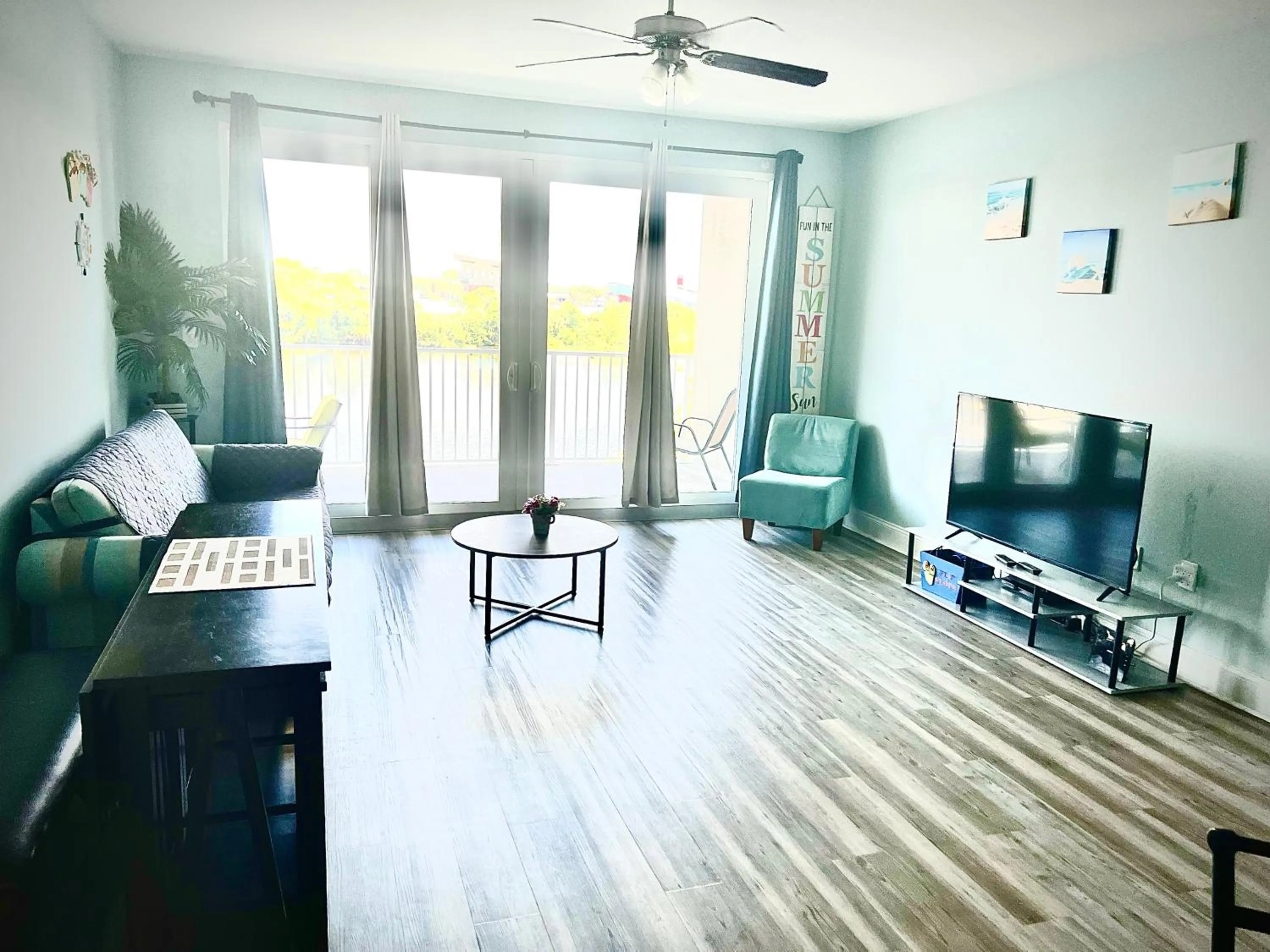 LAKETOWN 5 POOLs STEPS TO BEACH FAMILY FRIENDLY