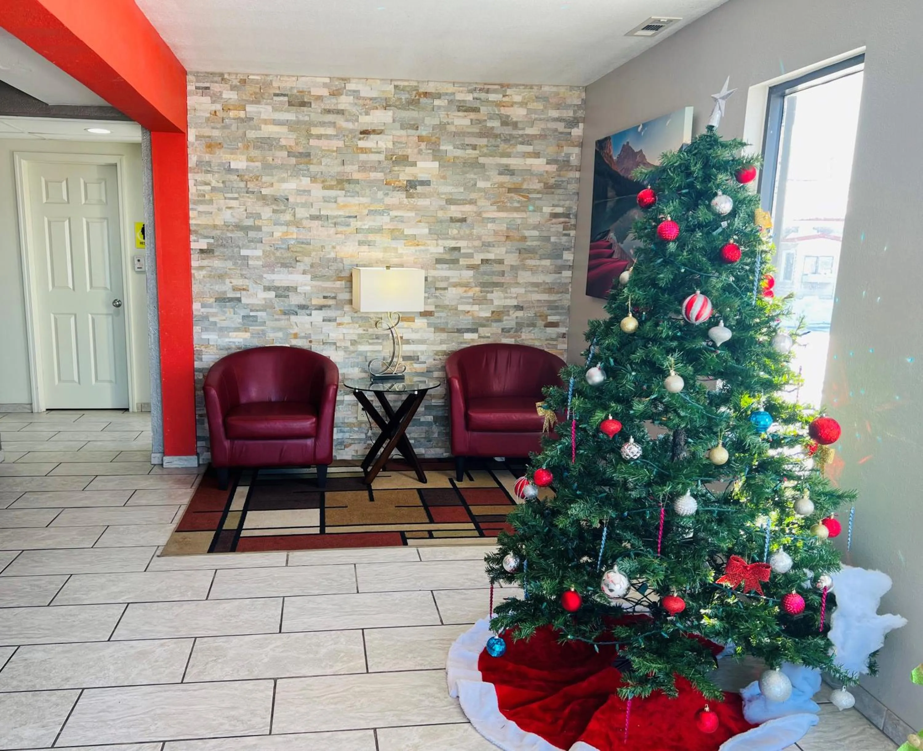 Seating area in Super 8 by Wyndham Moberly MO