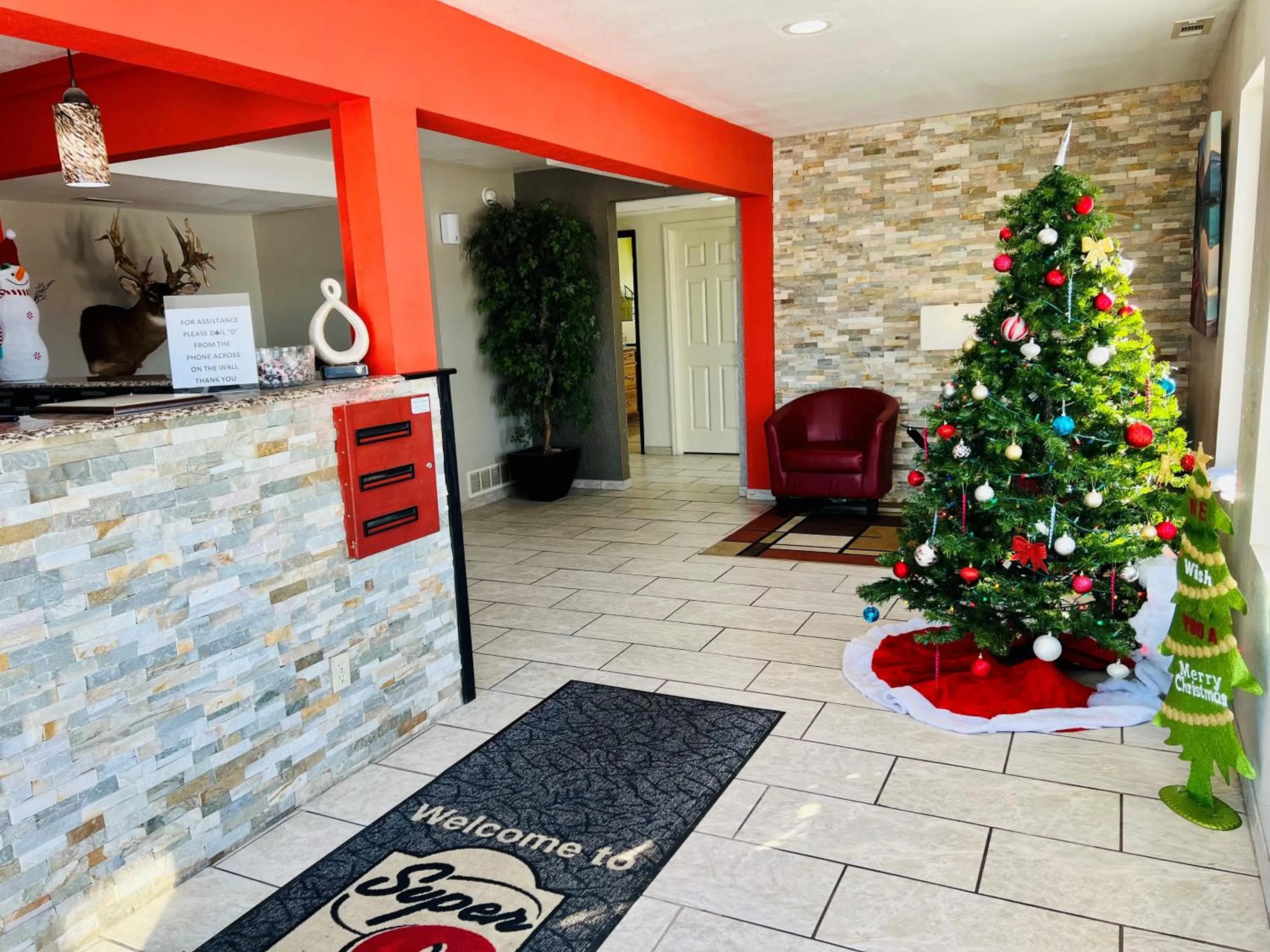 Lobby or reception in Super 8 by Wyndham Moberly MO