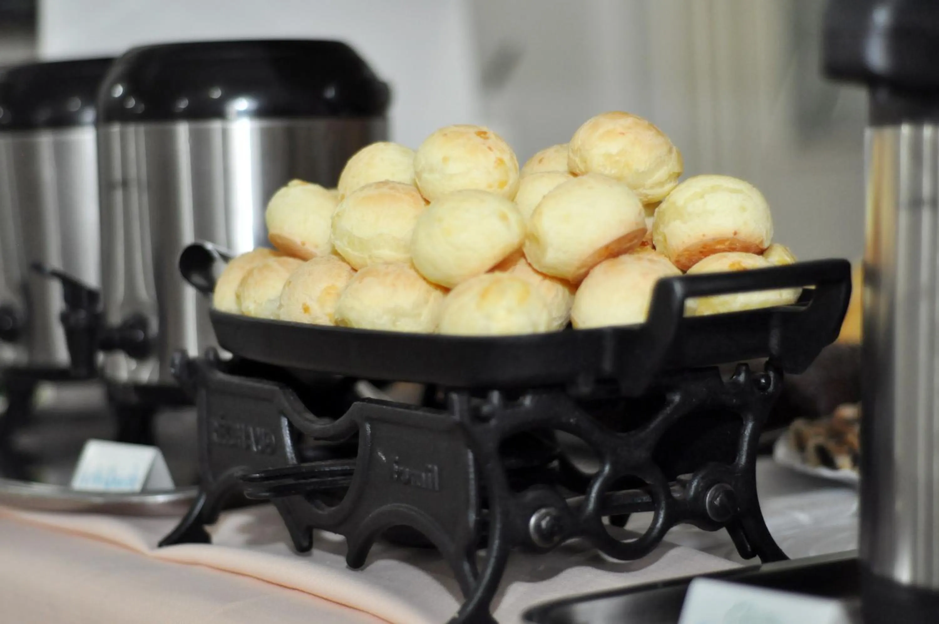 Food in Hotel Carolina 2 - próximo a Universidade de Uberaba uniube - ao Aeroporto Fórum De uberaba - hospital Mario Palmeirio ao Hospital São Marcos e hospital Regional