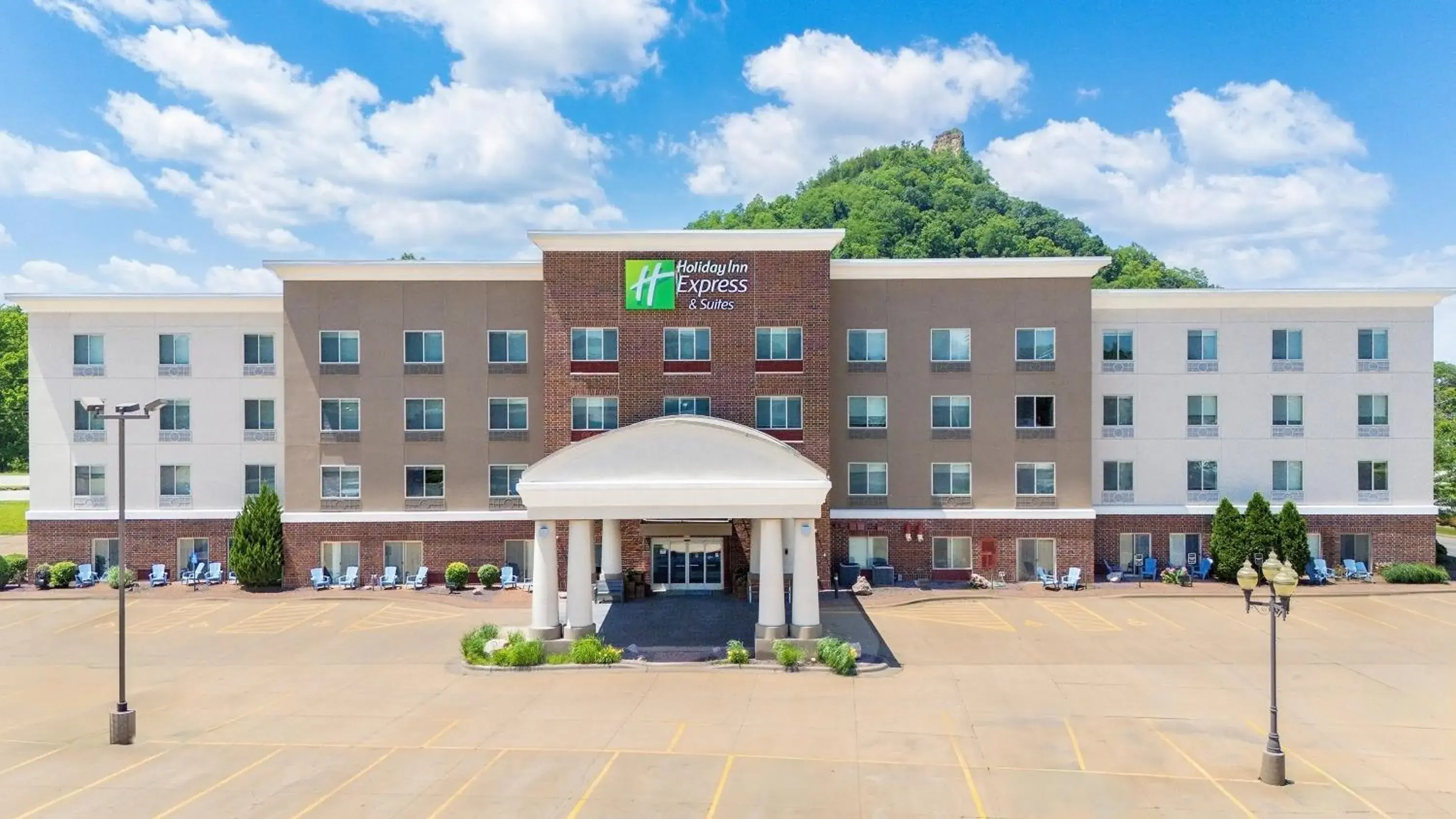 Property building in Holiday Inn Express Winona by IHG Property building in Holiday Inn Express Winona by IHG