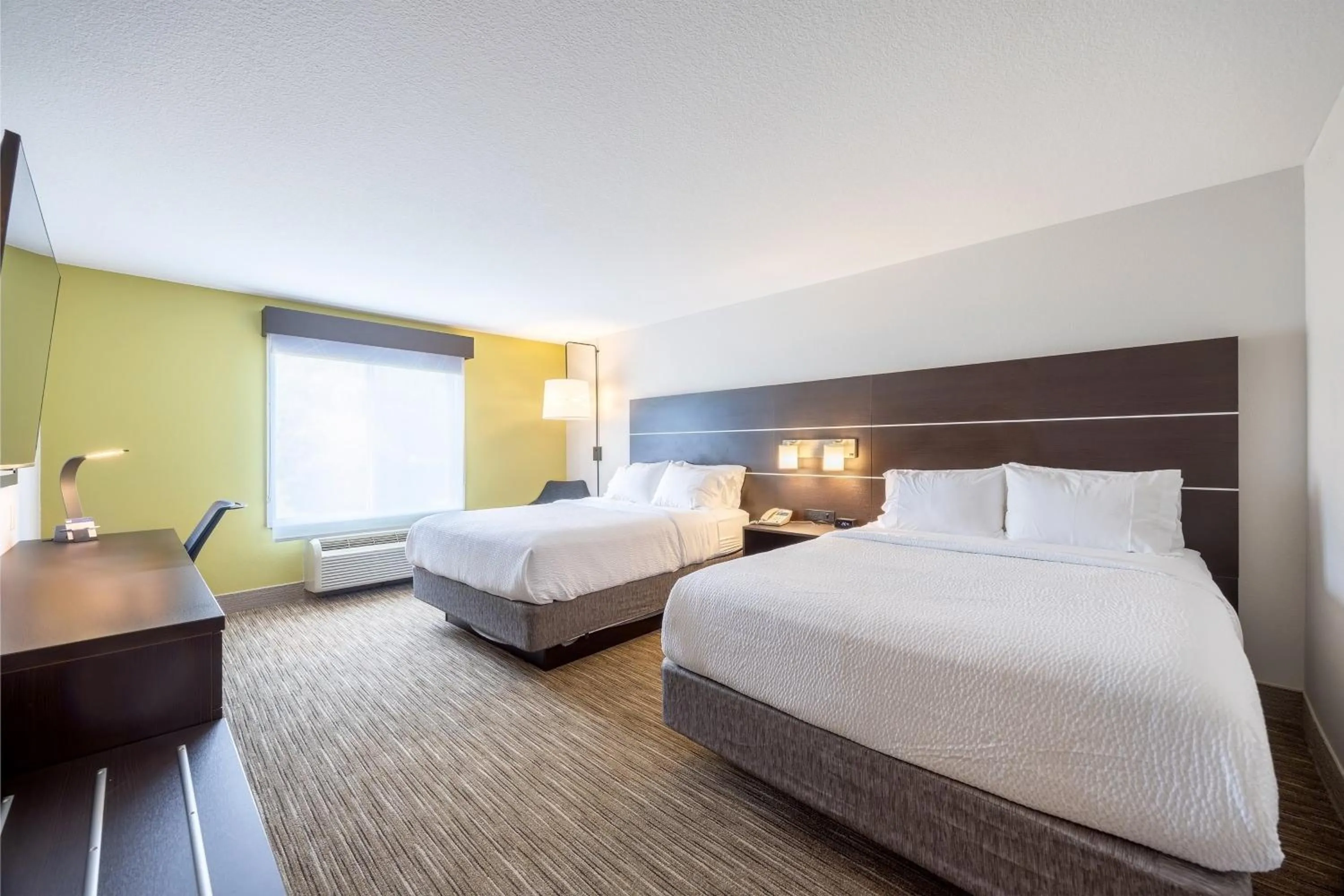Photo of the whole room, Bed in Holiday Inn Express Winona by IHG
