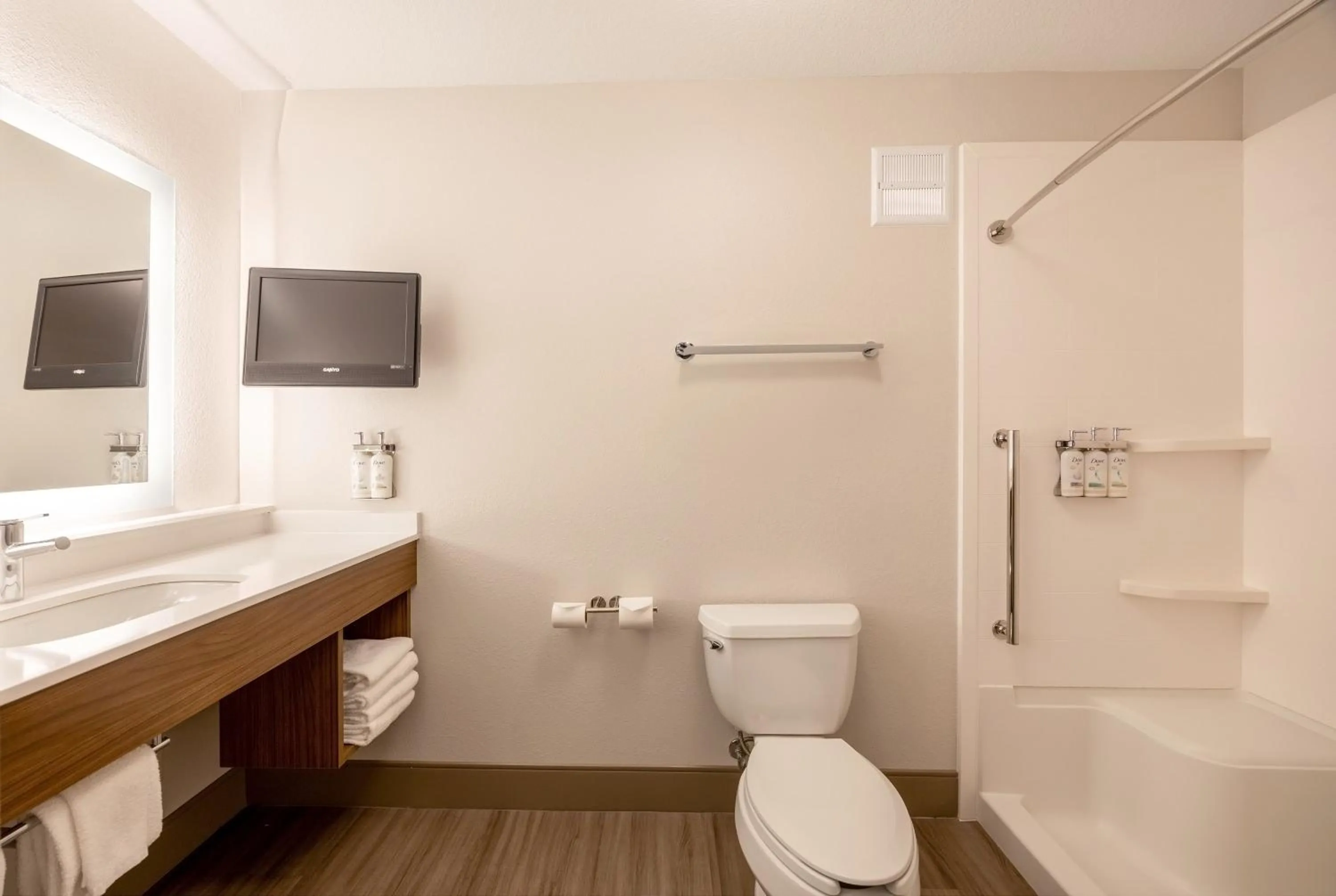 Photo of the whole room in Holiday Inn Express Winona by IHG