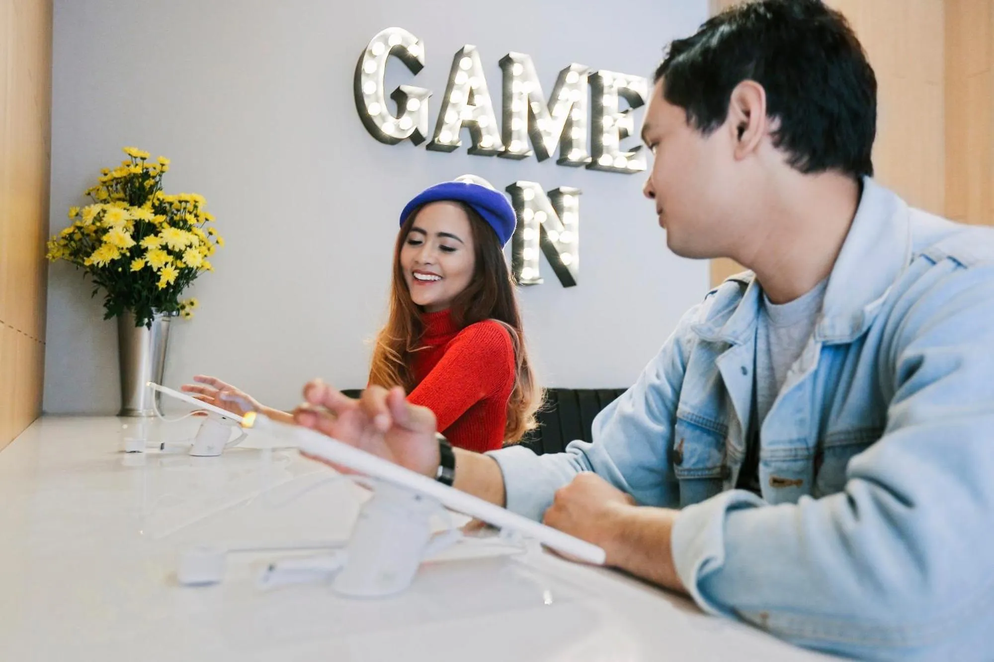 Entertainment in YELLO Hotel Paskal Bandung