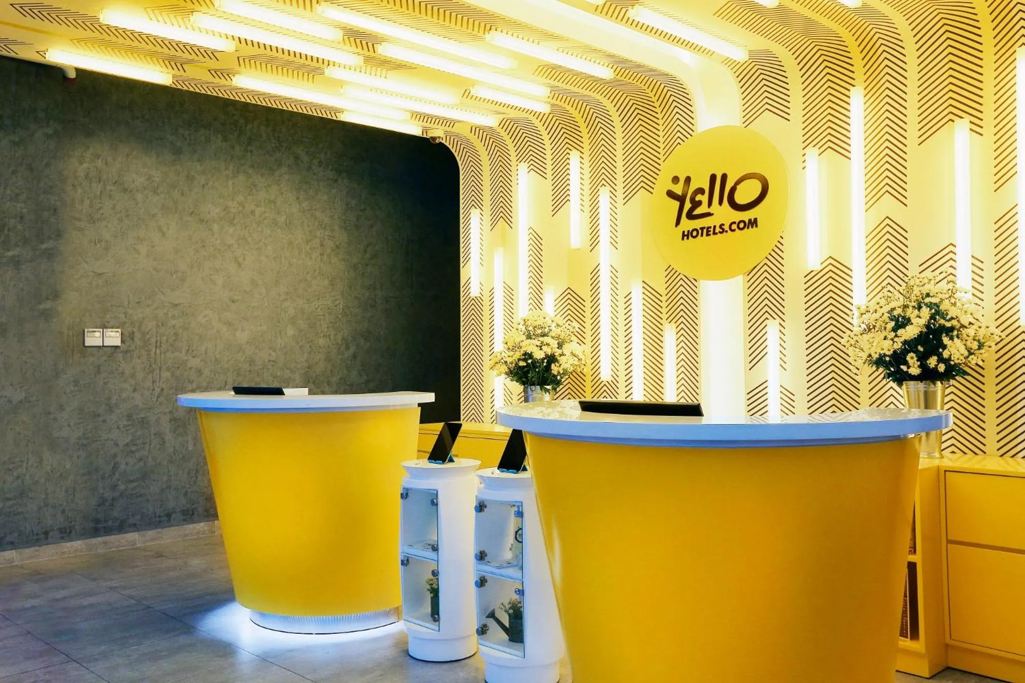 Lobby or reception in YELLO Hotel Paskal Bandung