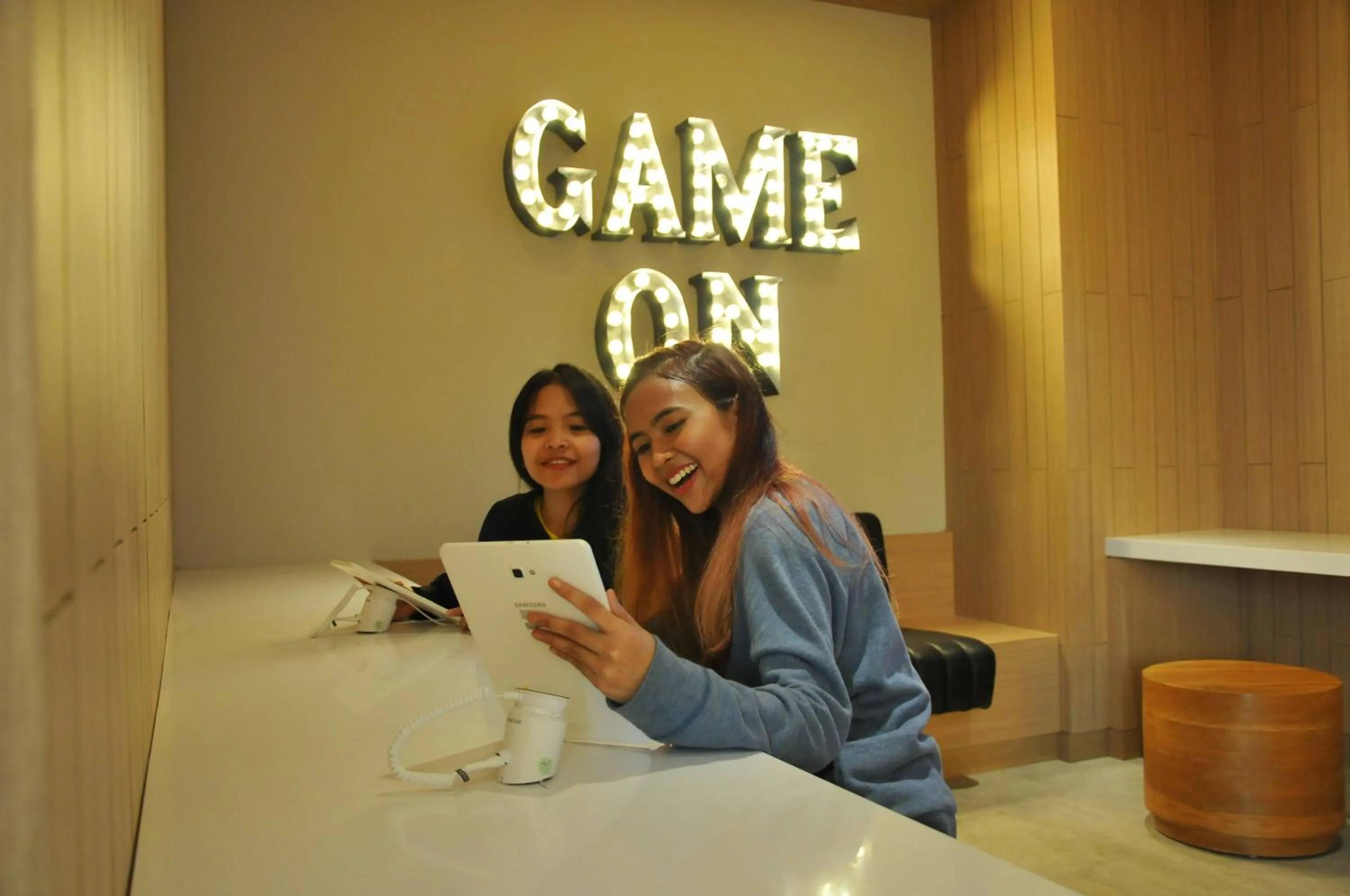 Entertainment in YELLO Hotel Paskal Bandung