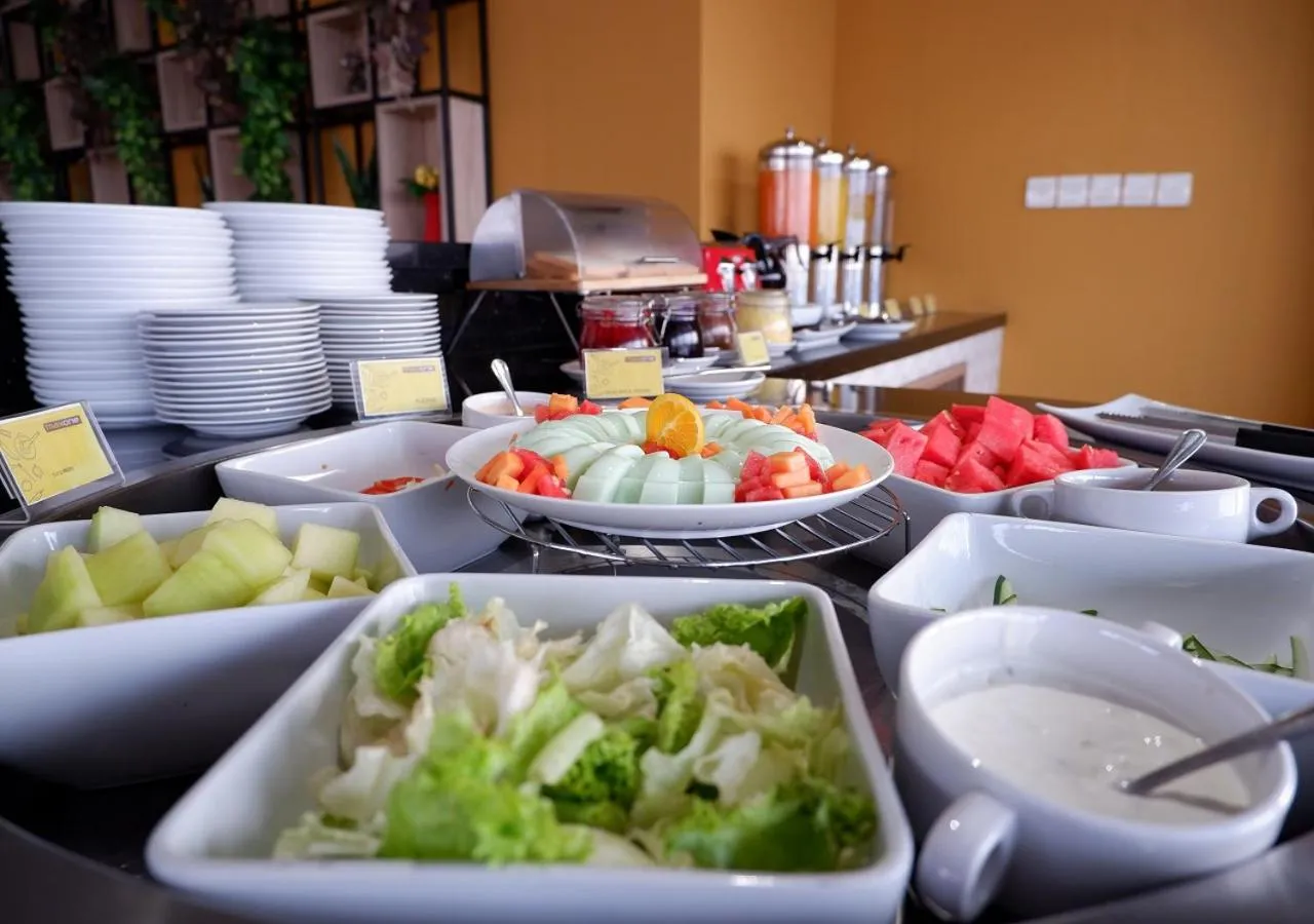 MaxOne Platinum Hayam Wuruk