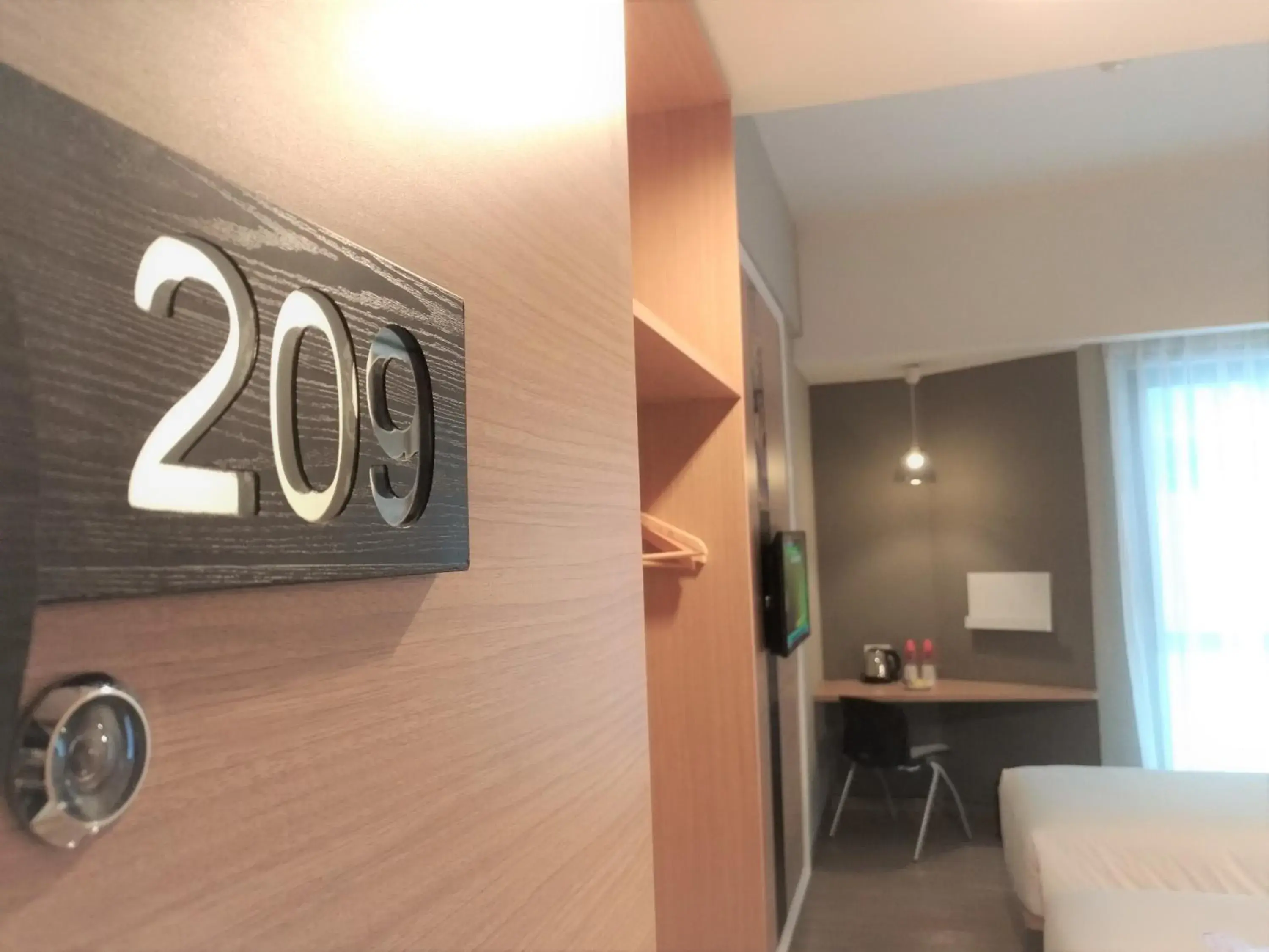 Property building, Bed in MaxOne Platinum Hayam Wuruk Property building, Bed in MaxOne Platinum Hayam Wuruk