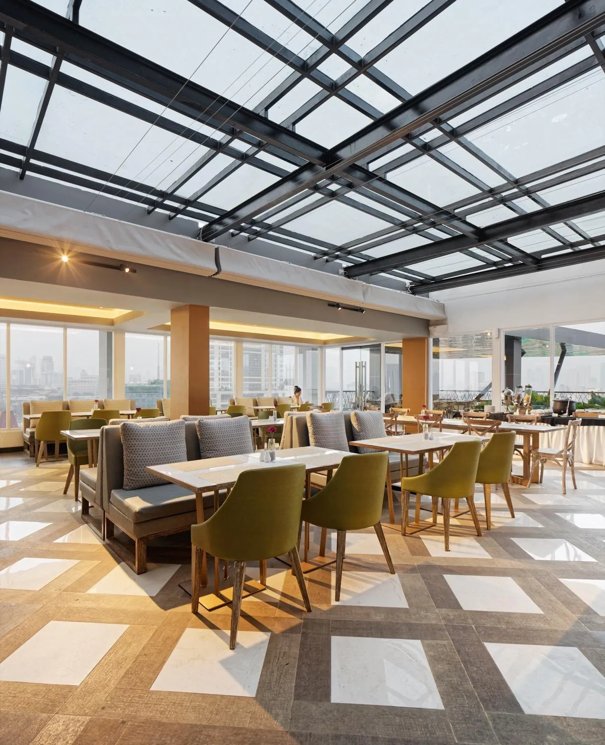 MaxOne Platinum Hayam Wuruk