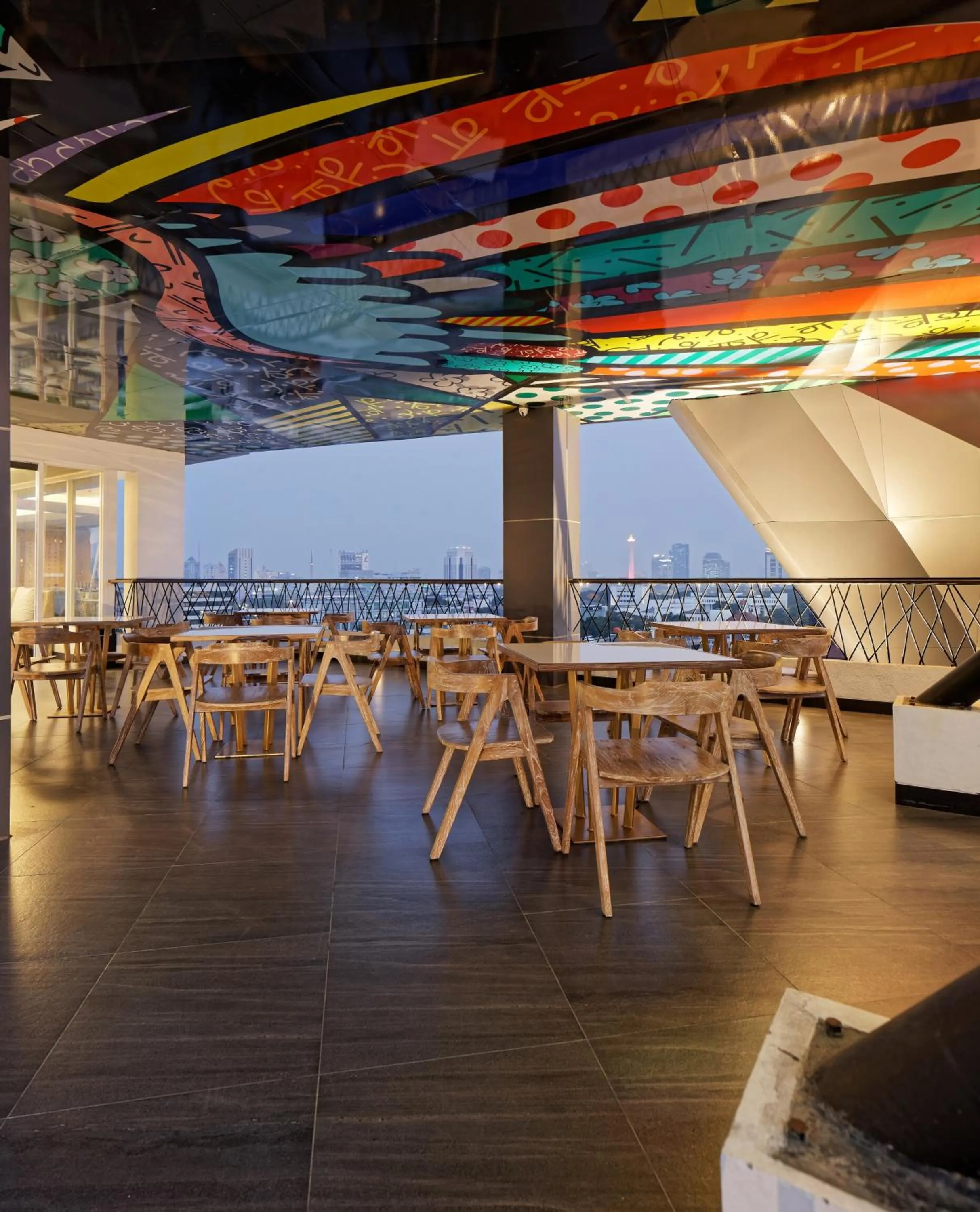 MaxOne Platinum Hayam Wuruk