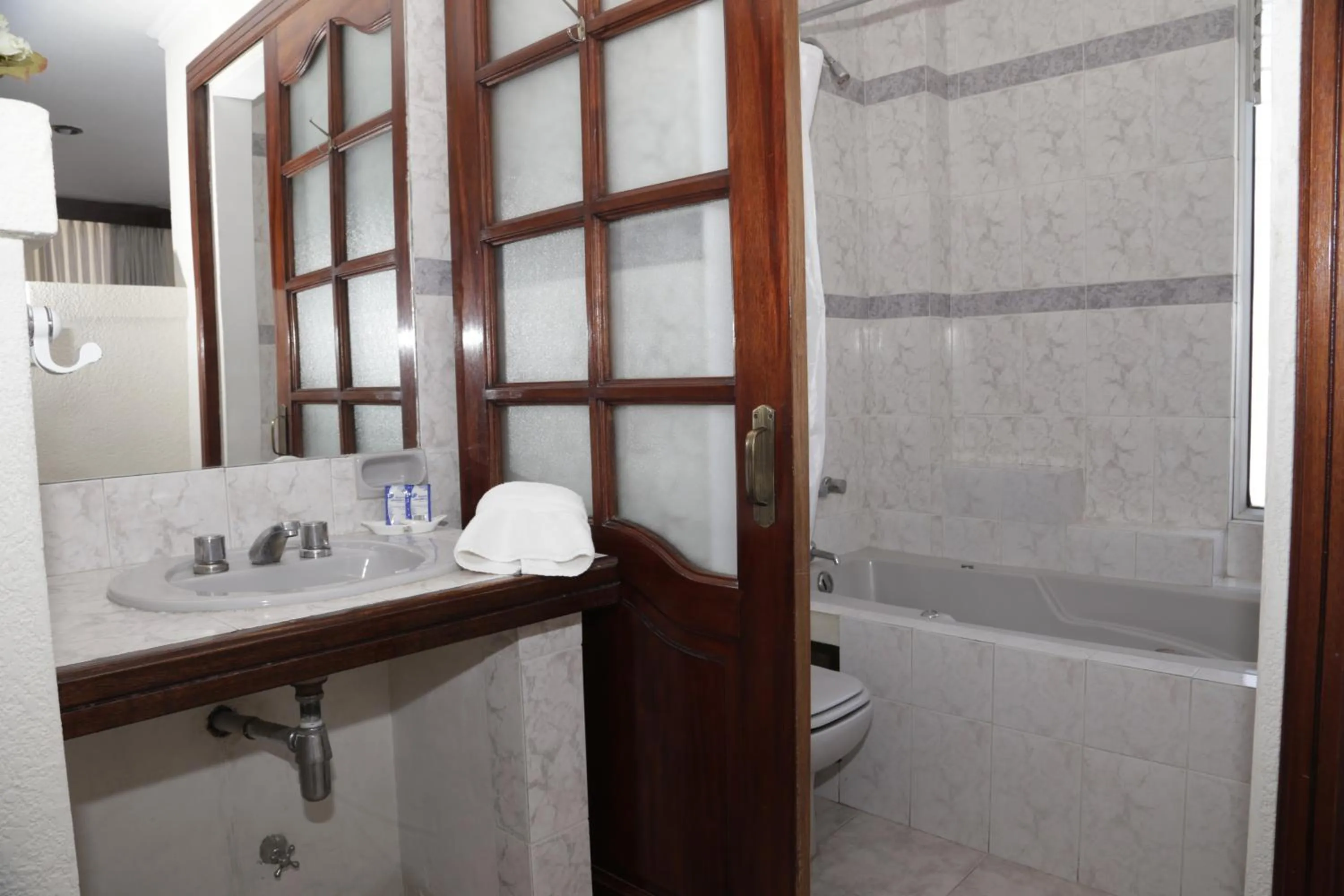 Bathroom in Alcalá Apart Hotel