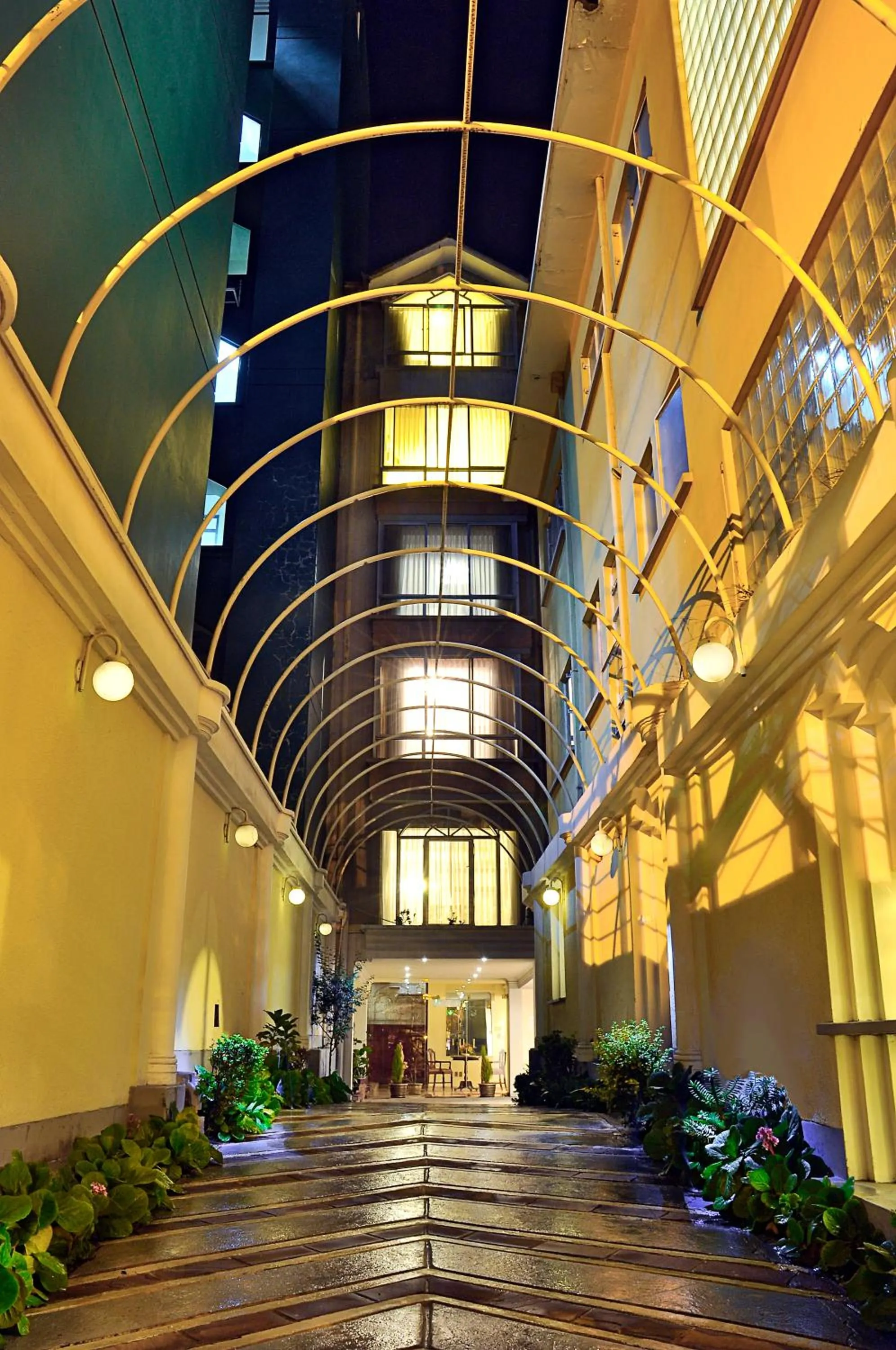 Patio in Alcalá Apart Hotel