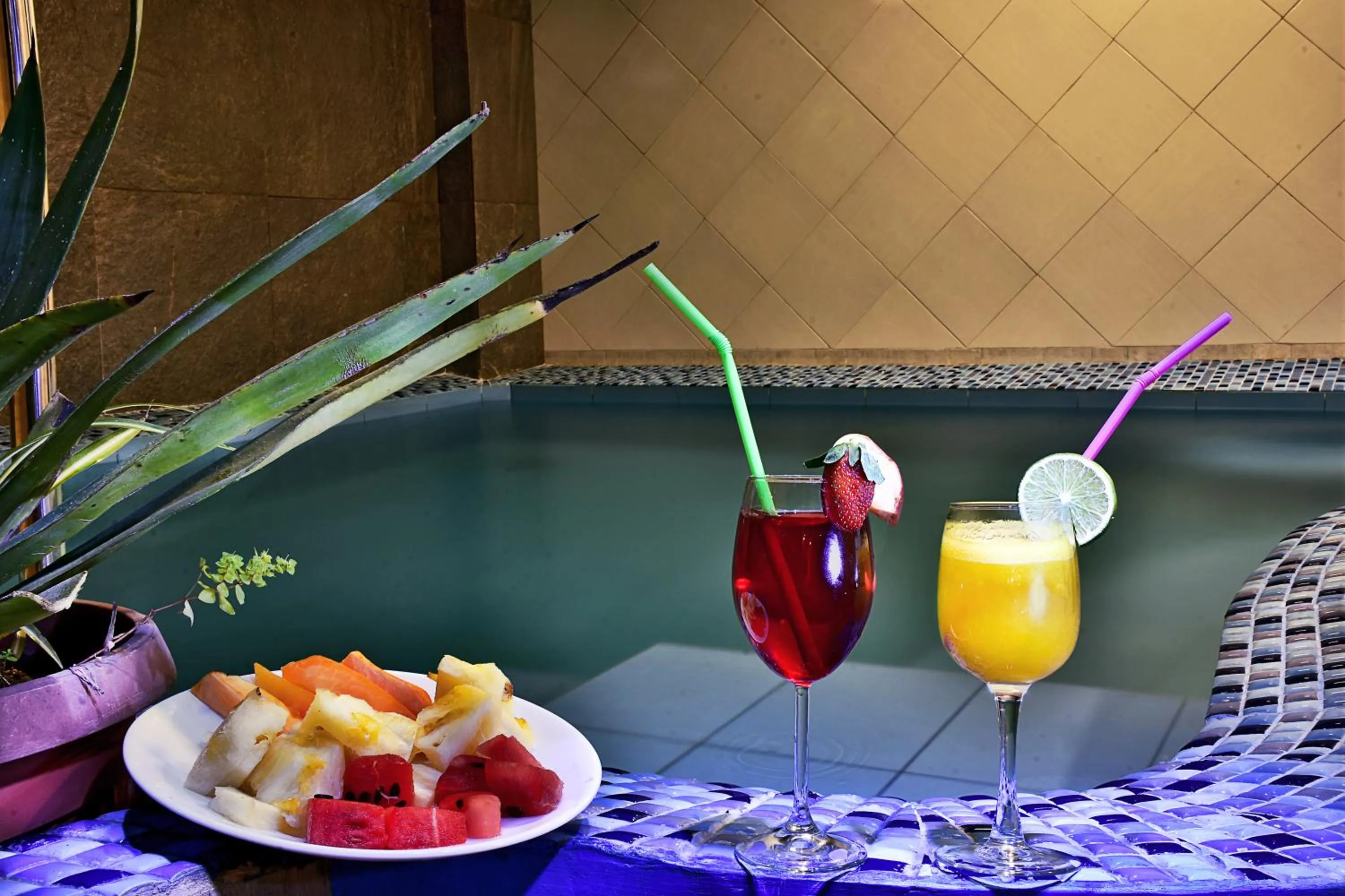 Swimming pool in Alcalá Apart Hotel