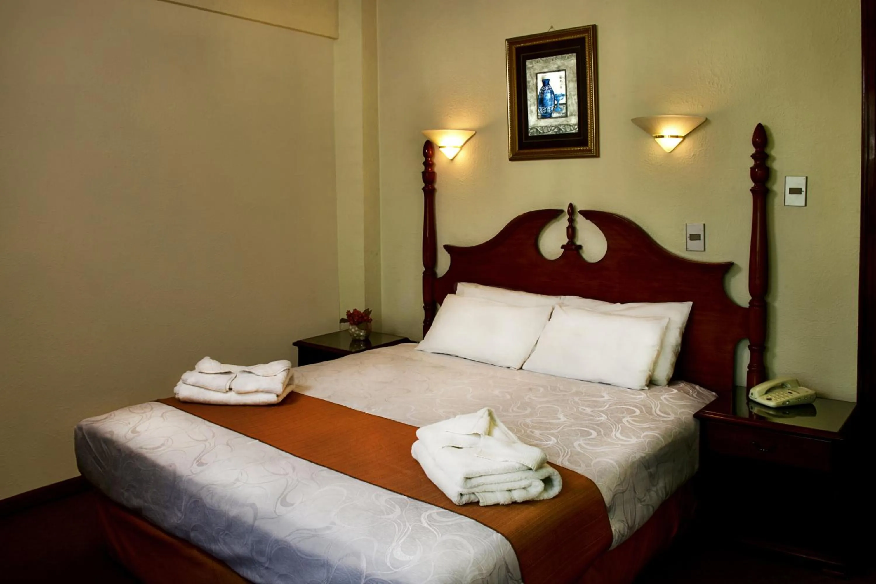 Bed in Alcalá Apart Hotel