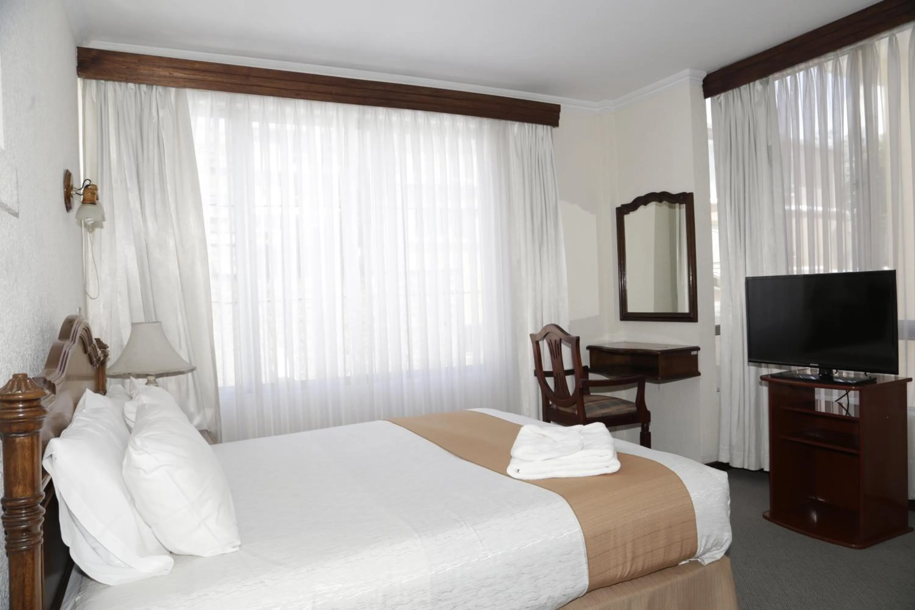 Bed in Alcalá Apart Hotel